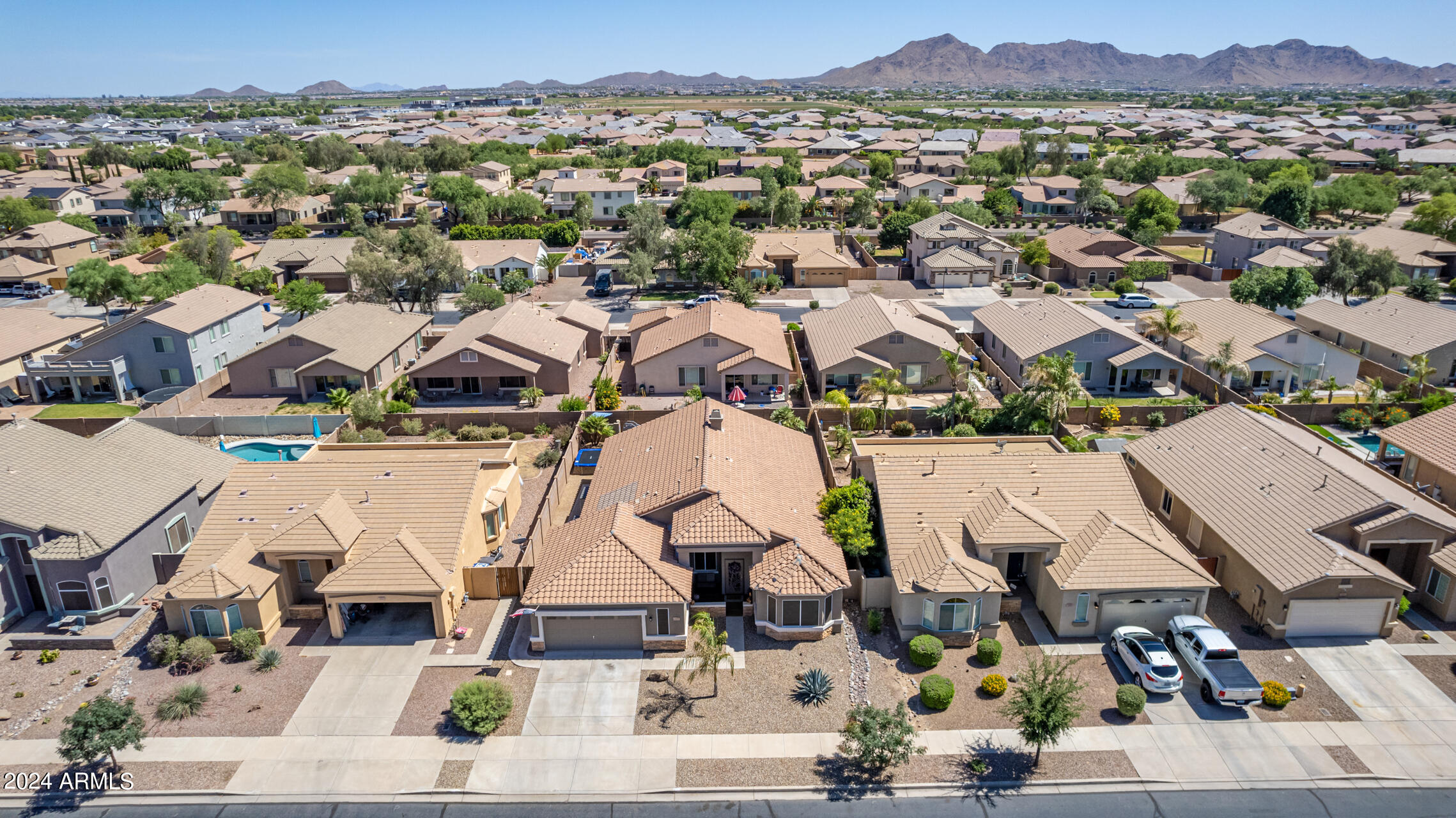 21675 E CAMINA PLATA --