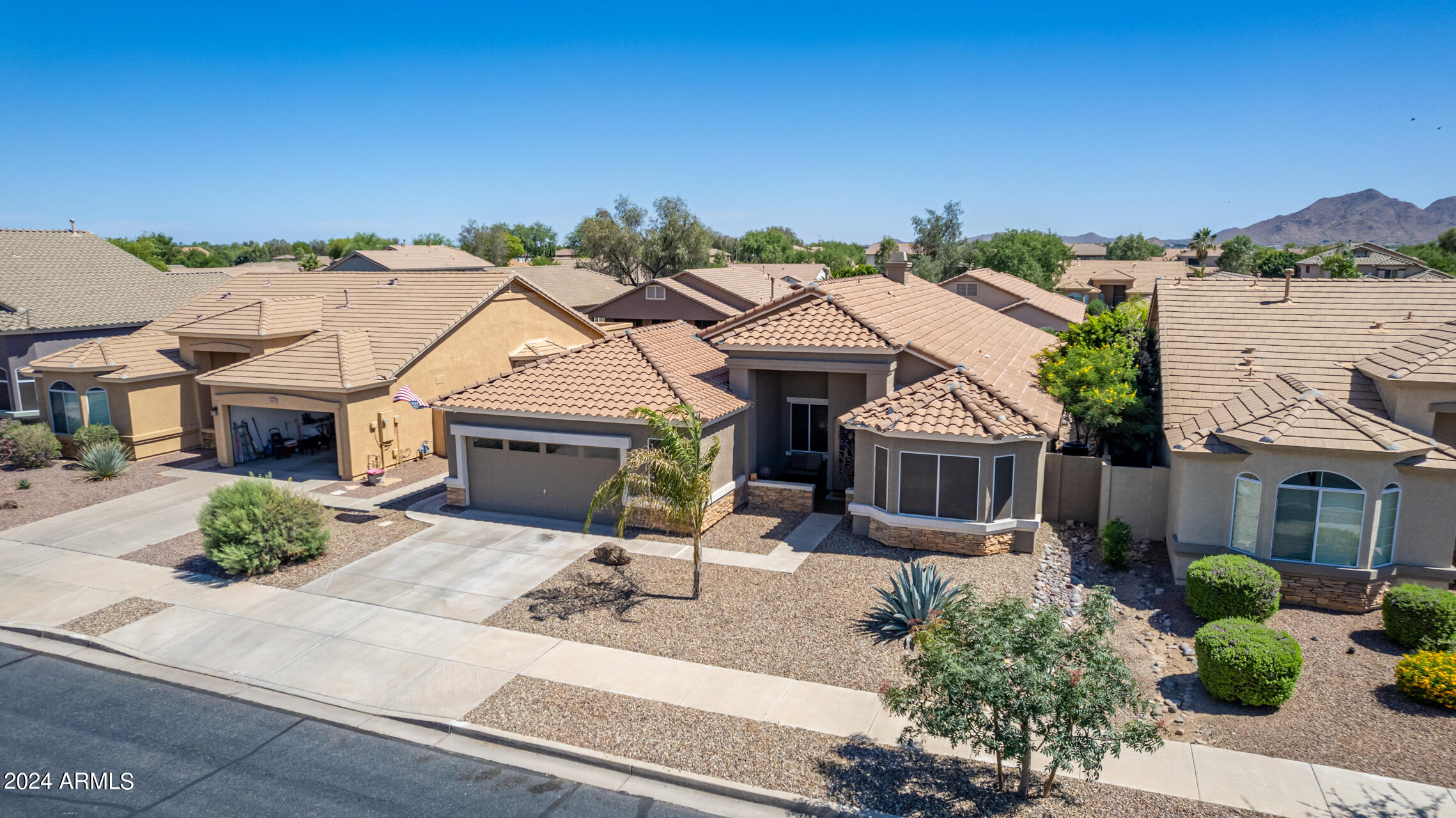 21675 E CAMINA PLATA --