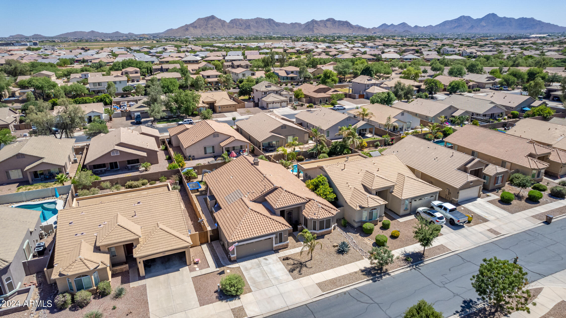21675 E CAMINA PLATA --