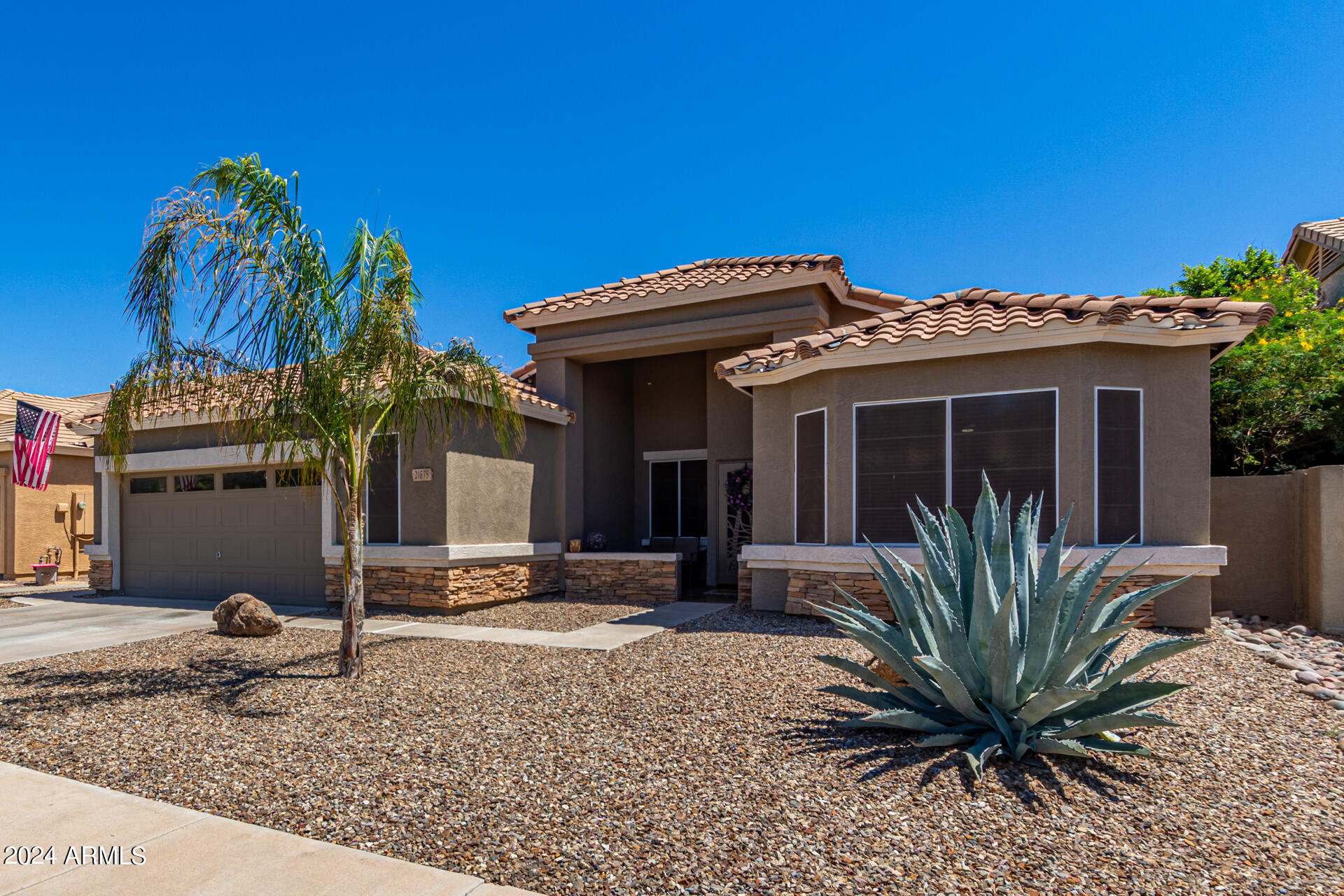 21675 E CAMINA PLATA --