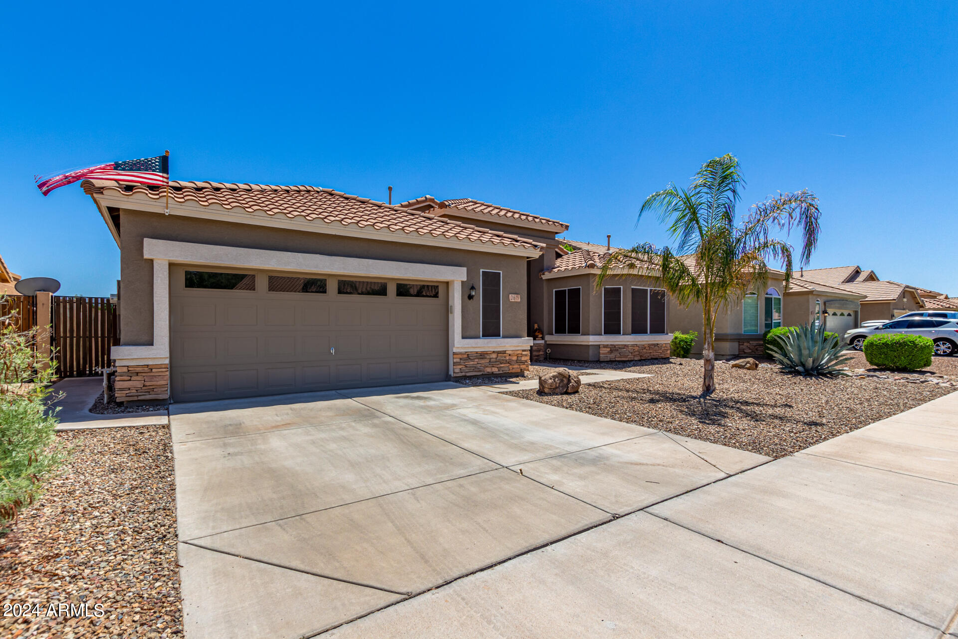 21675 E CAMINA PLATA --