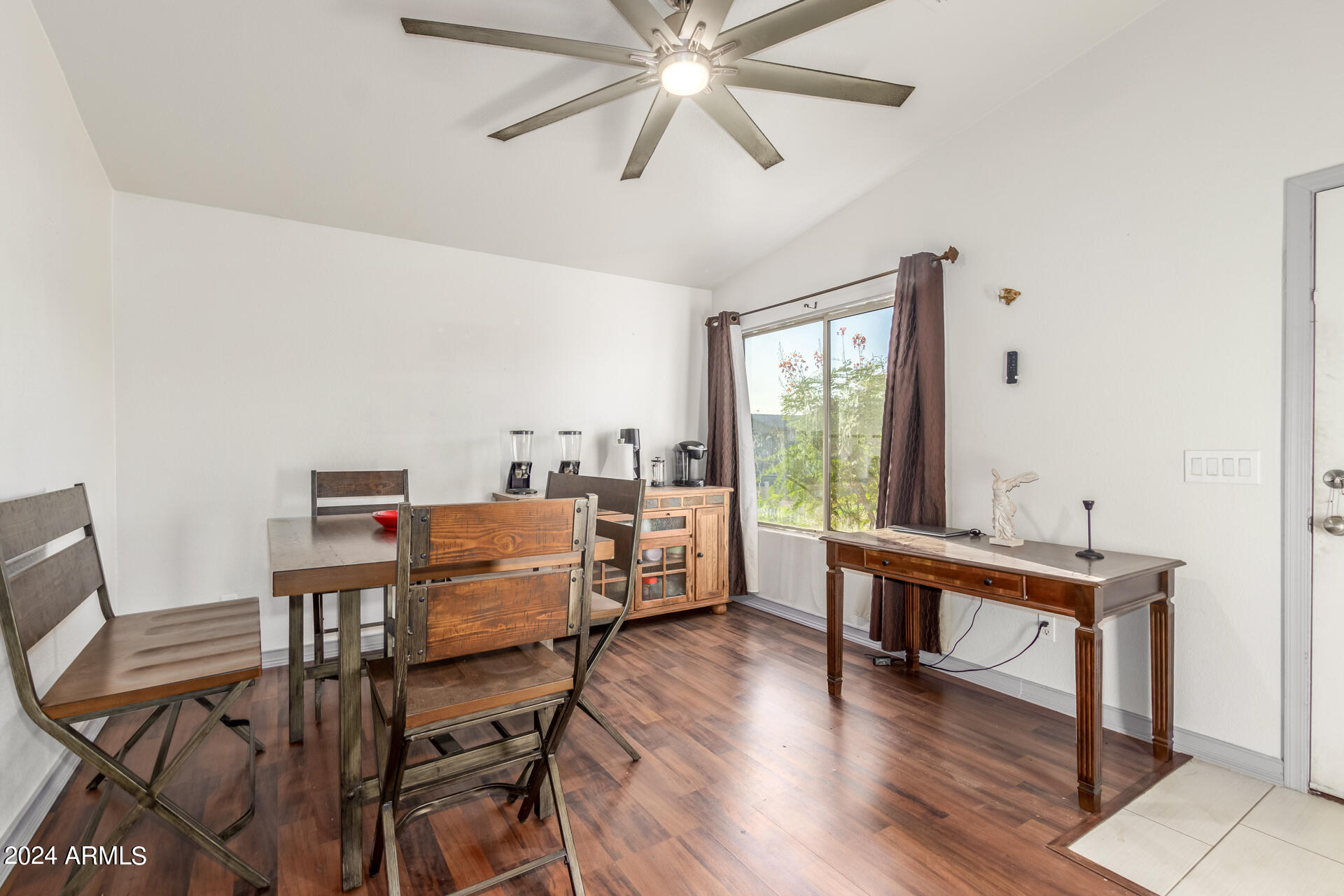 8755 W LOMA Lane