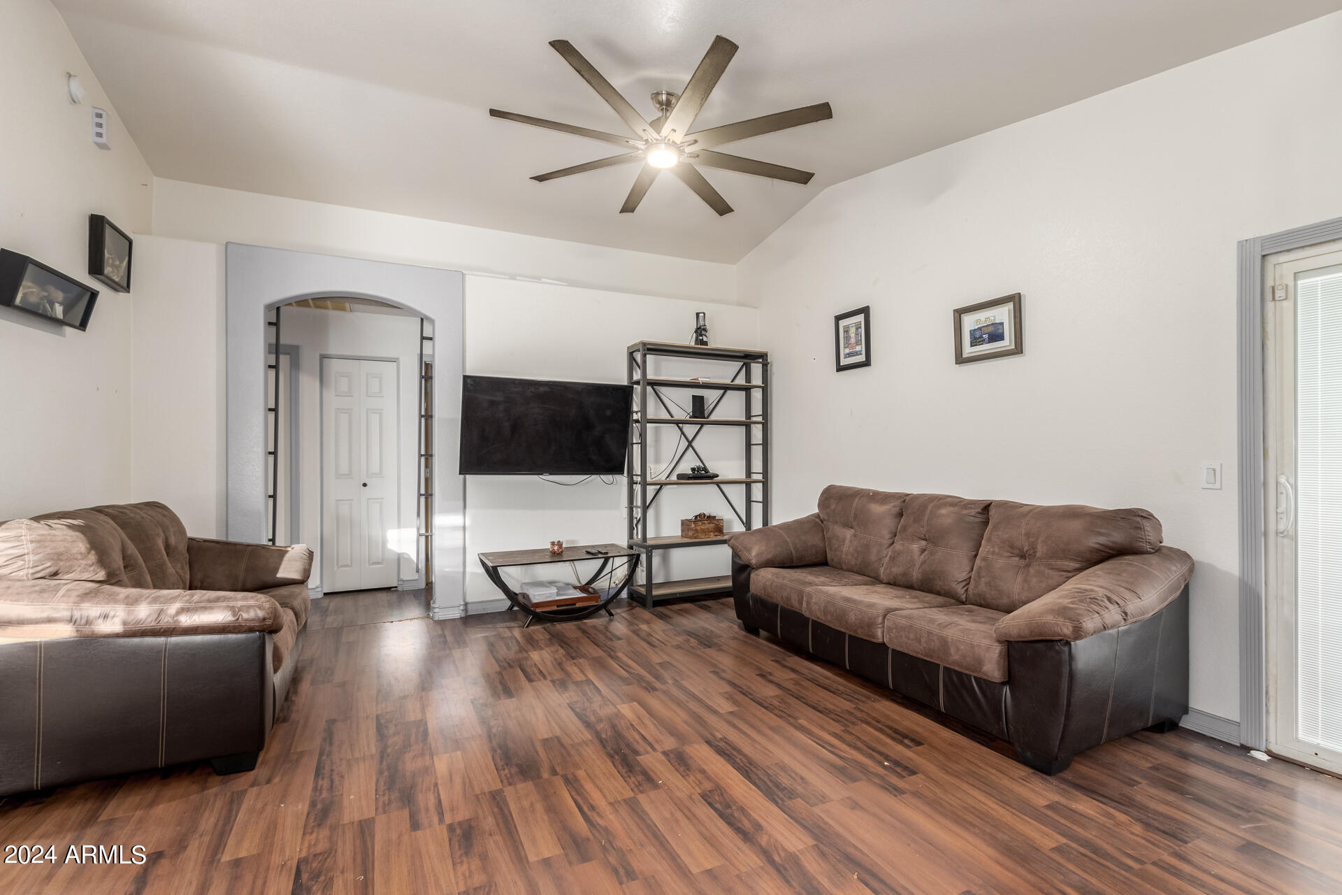 8755 W LOMA Lane