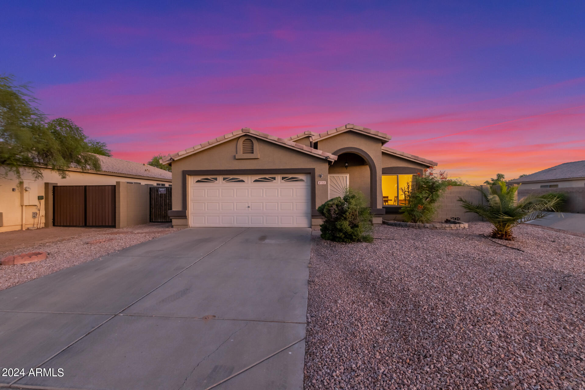 8755 W LOMA Lane