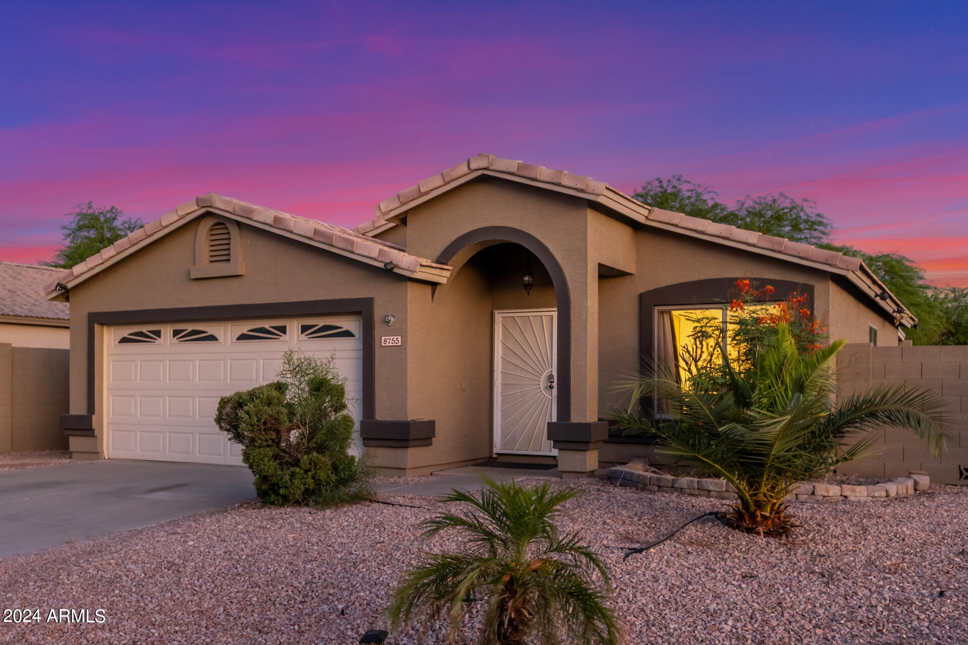 8755 W LOMA Lane