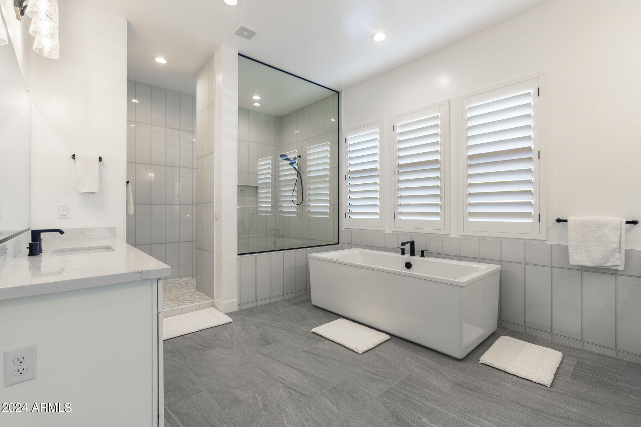 3311 W DESERT DAWN Drive