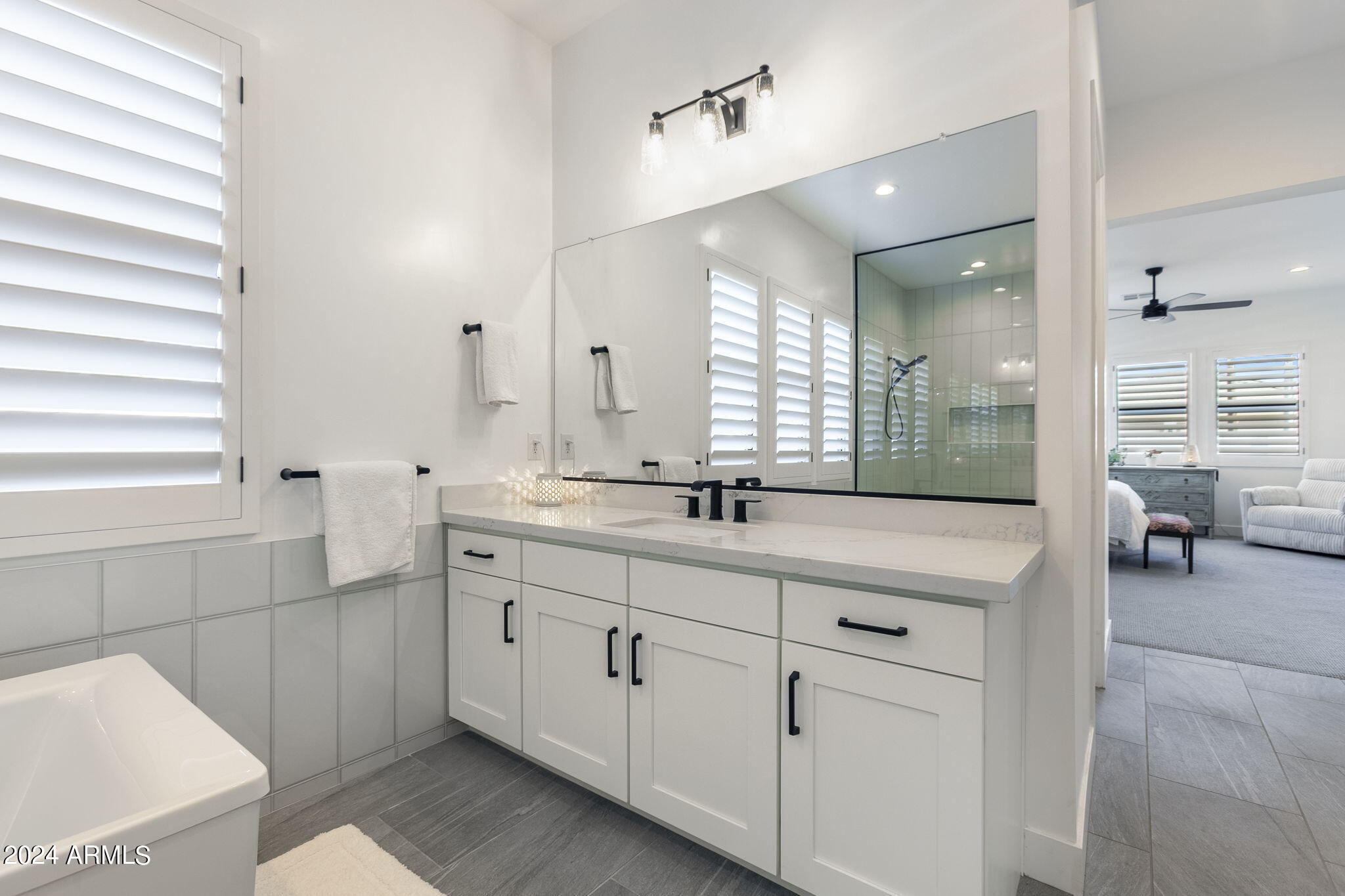 3311 W DESERT DAWN Drive