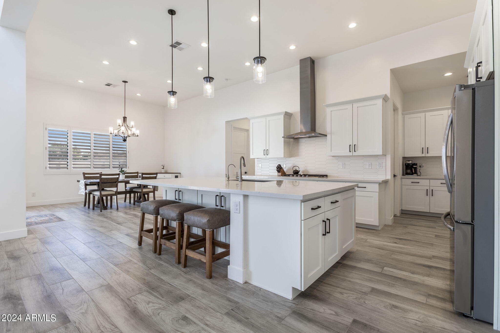 3311 W DESERT DAWN Drive