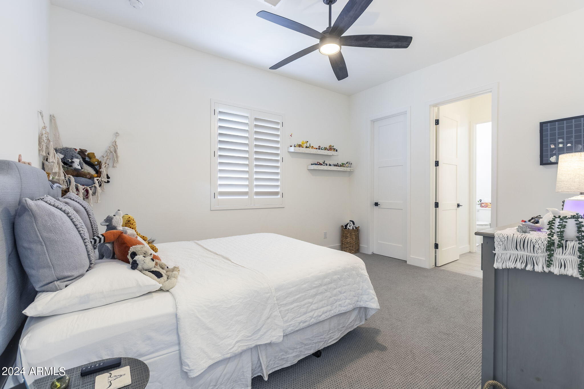 3311 W DESERT DAWN Drive