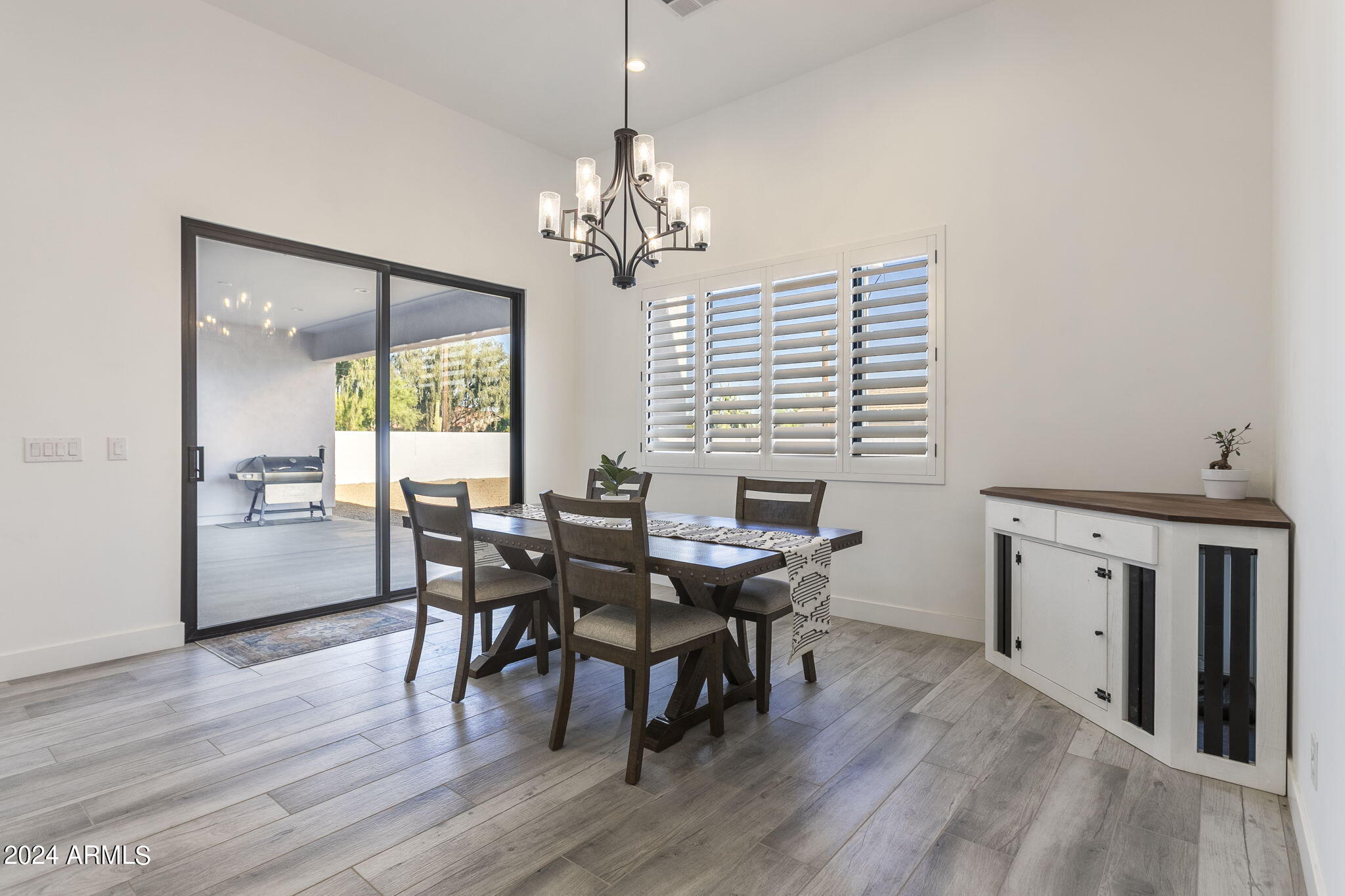 3311 W DESERT DAWN Drive