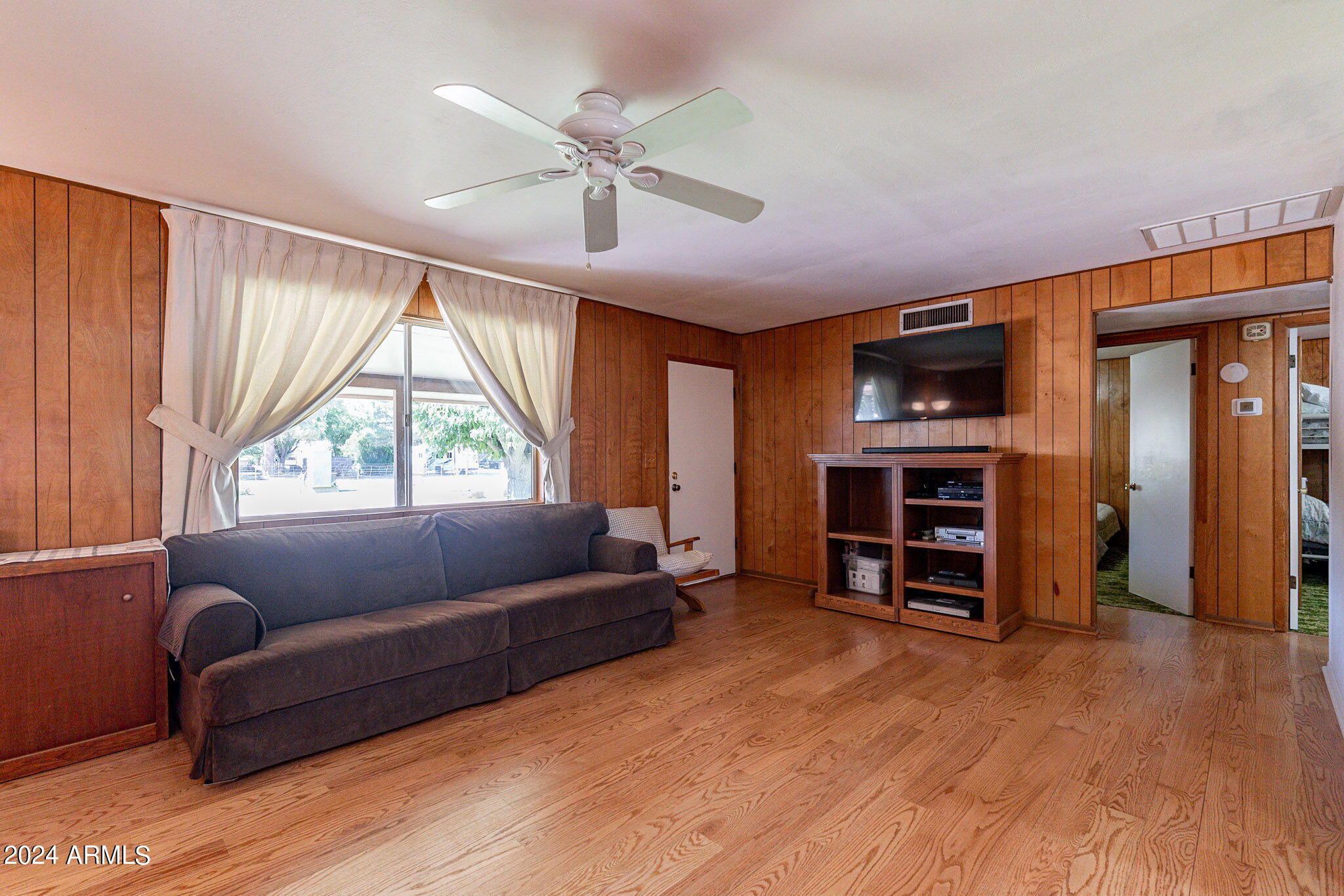 183 W FOREST Place