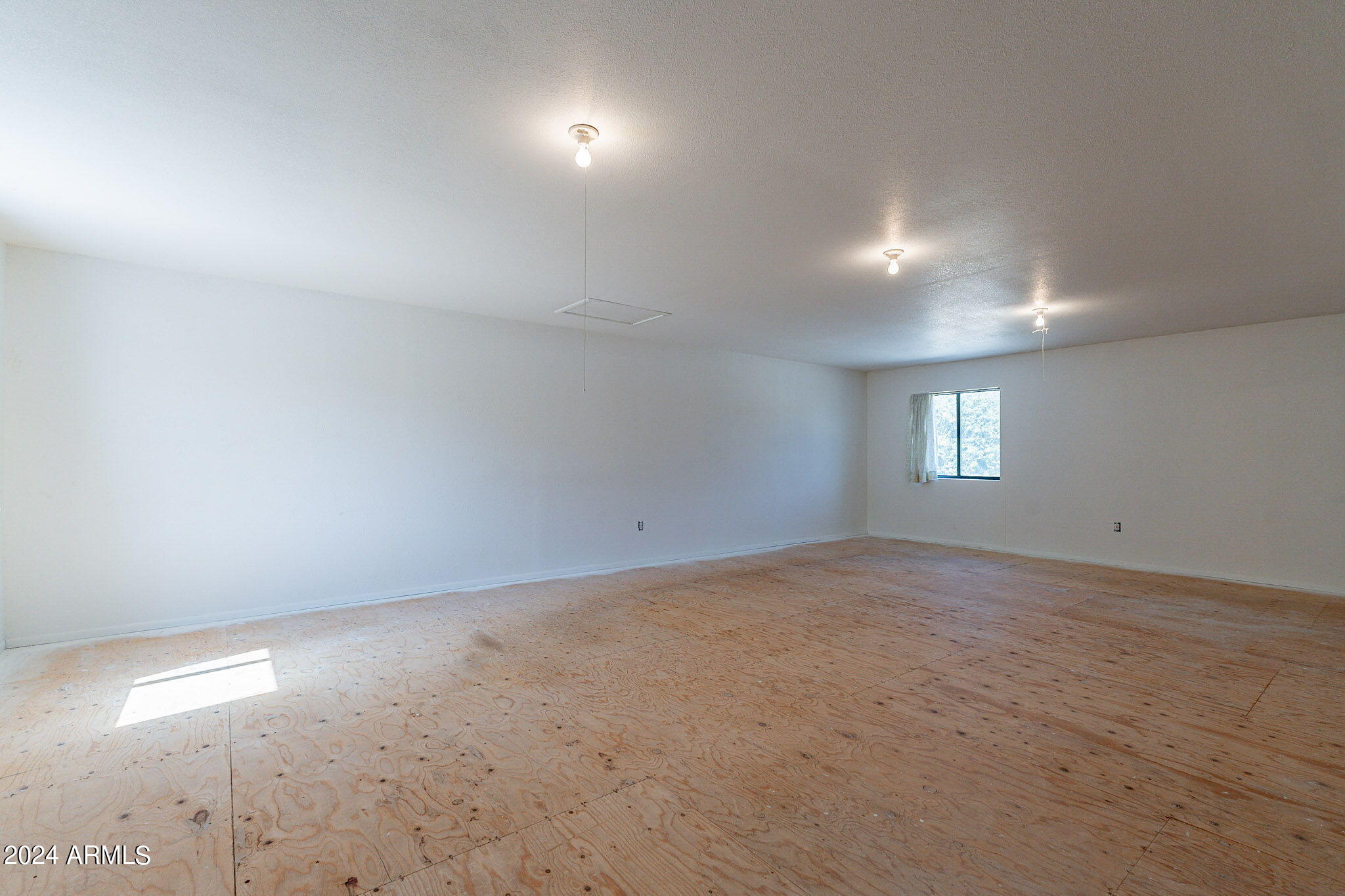 183 W FOREST Place