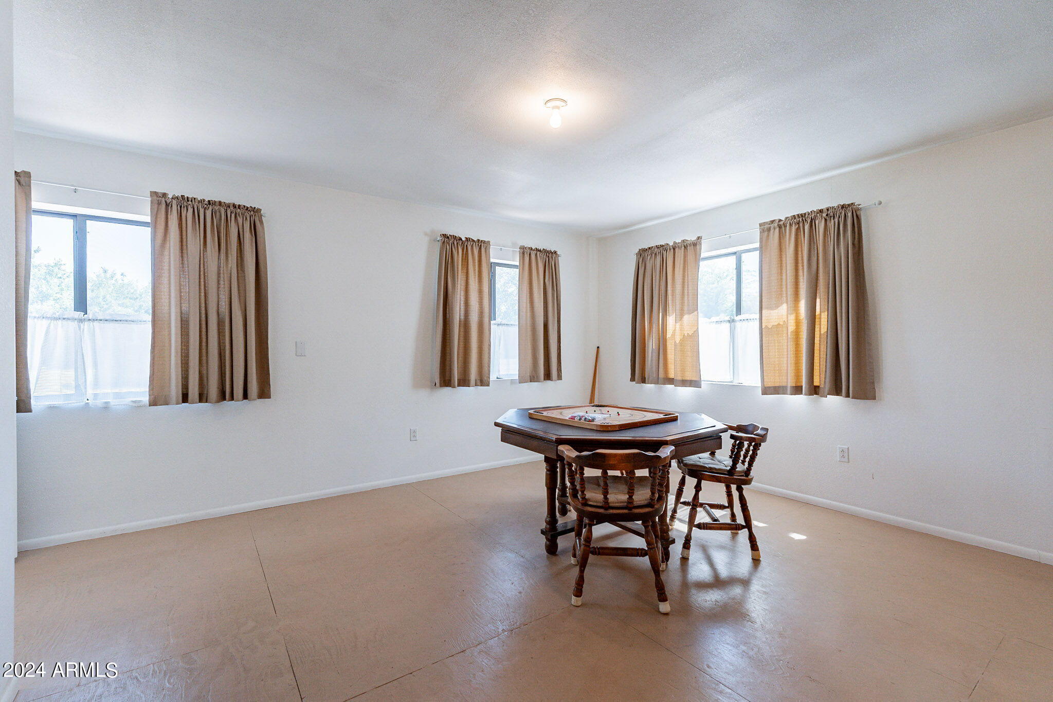 183 W FOREST Place