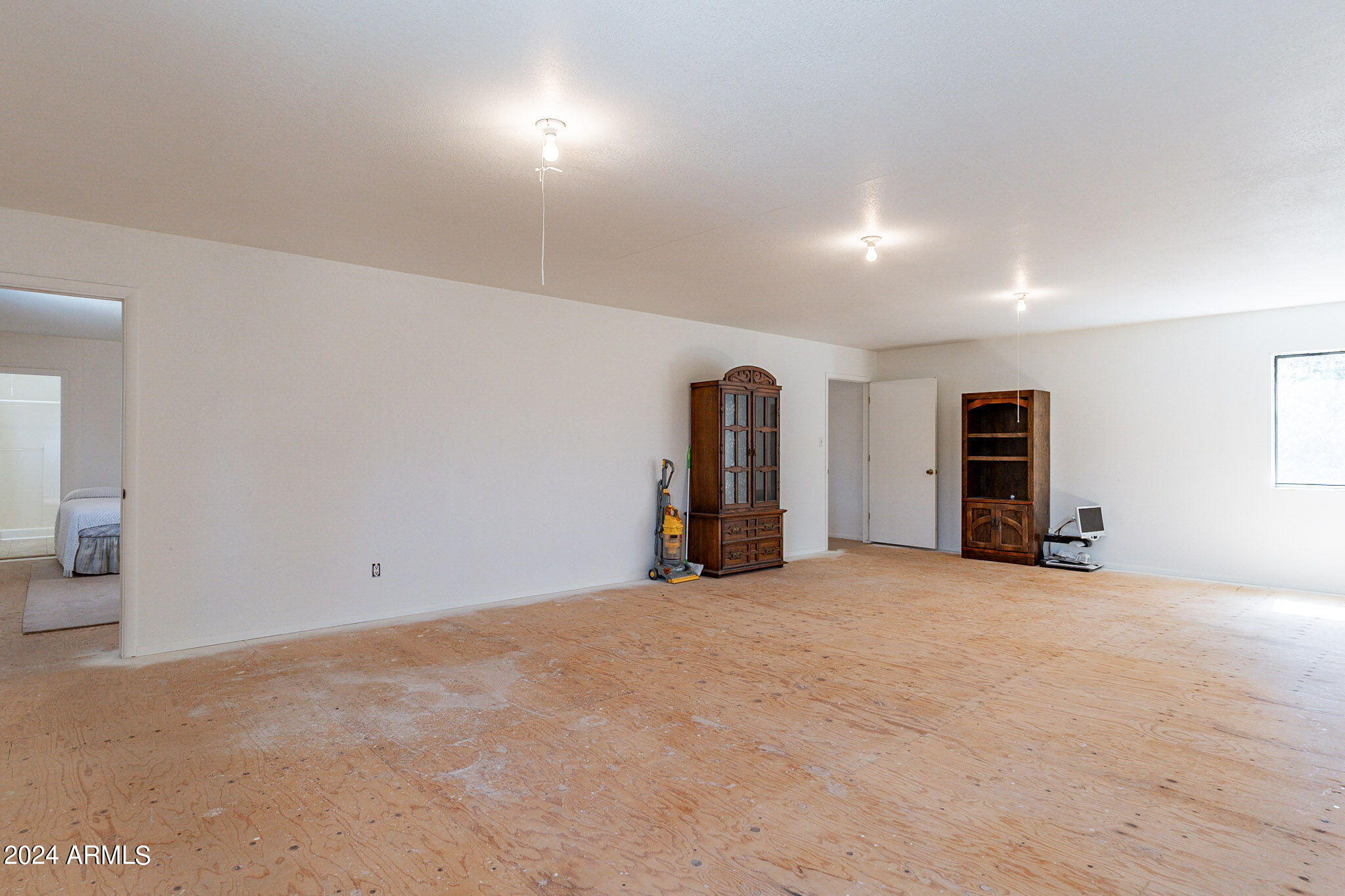 183 W FOREST Place