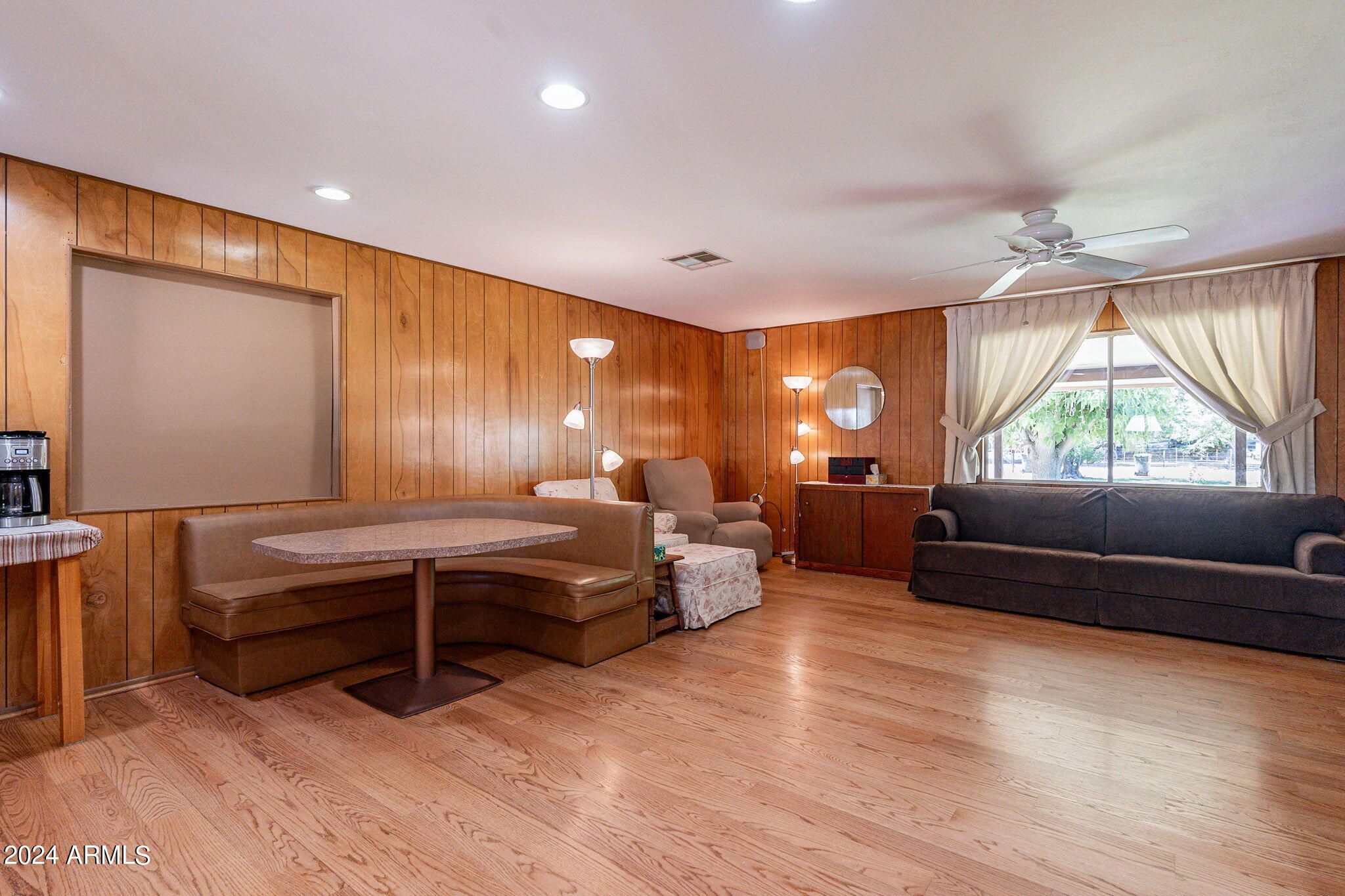 183 W FOREST Place