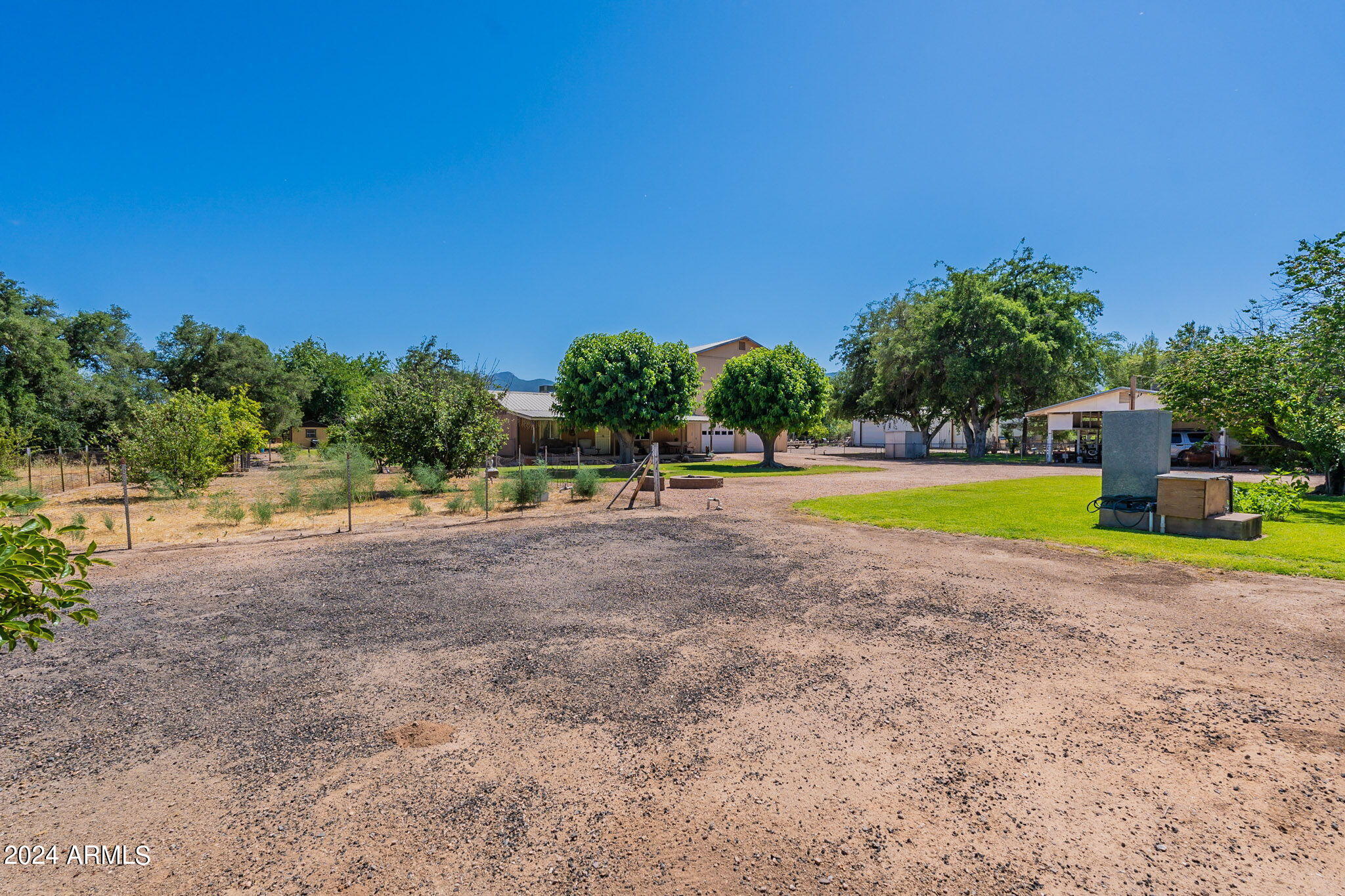 183 W FOREST Place