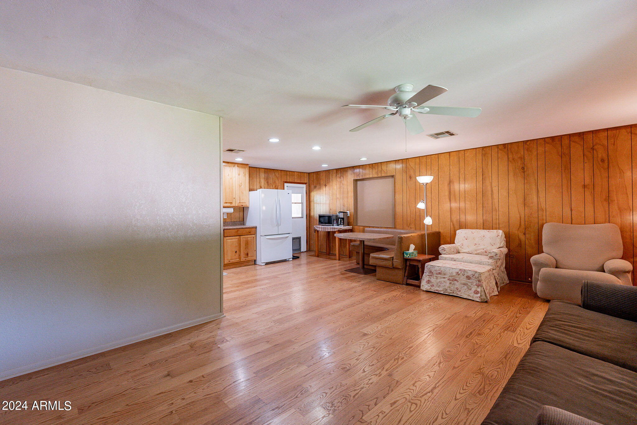183 W FOREST Place