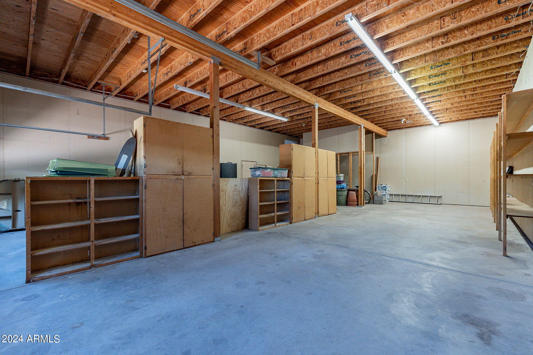 183 W FOREST Place