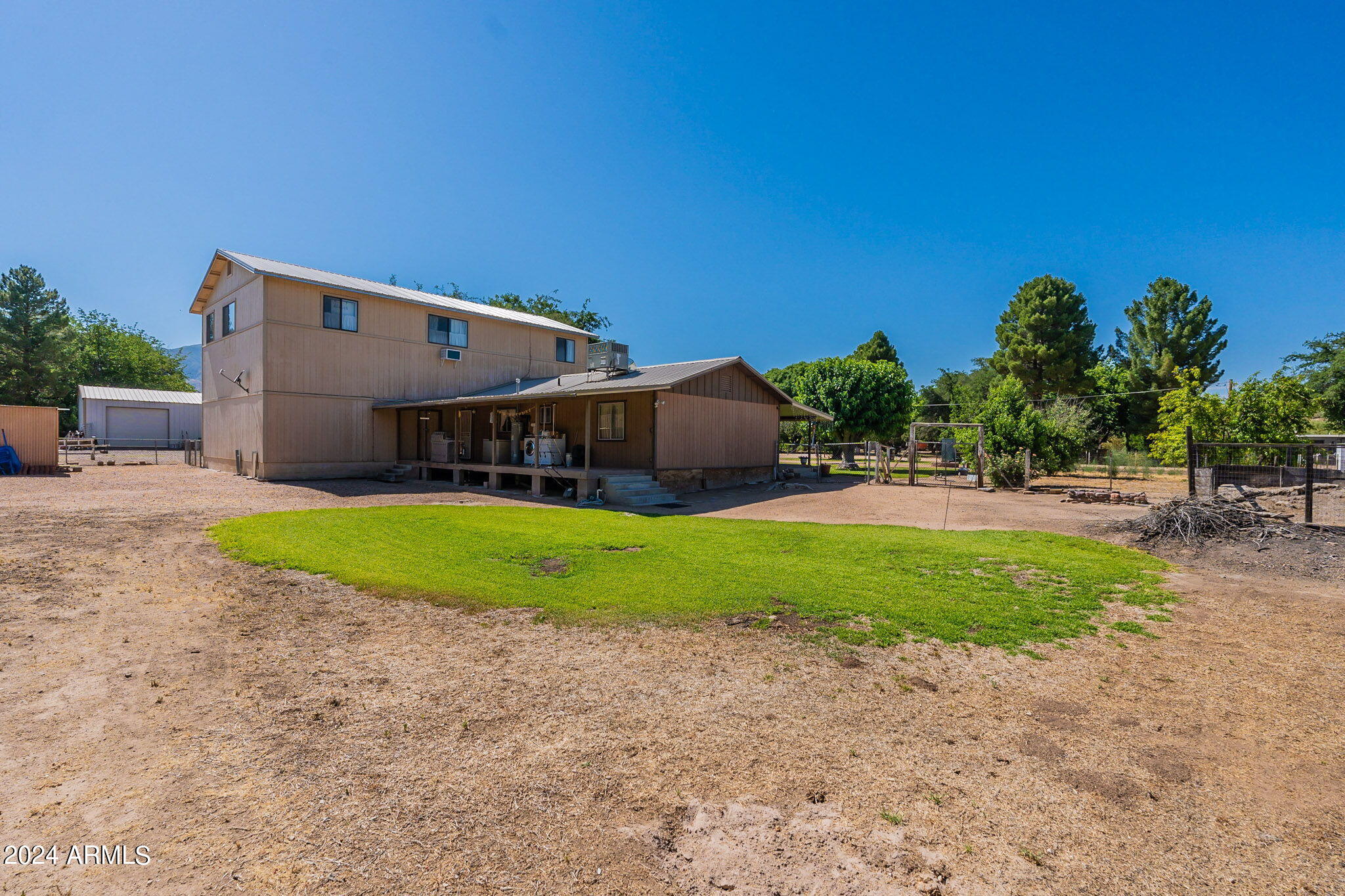 183 W FOREST Place