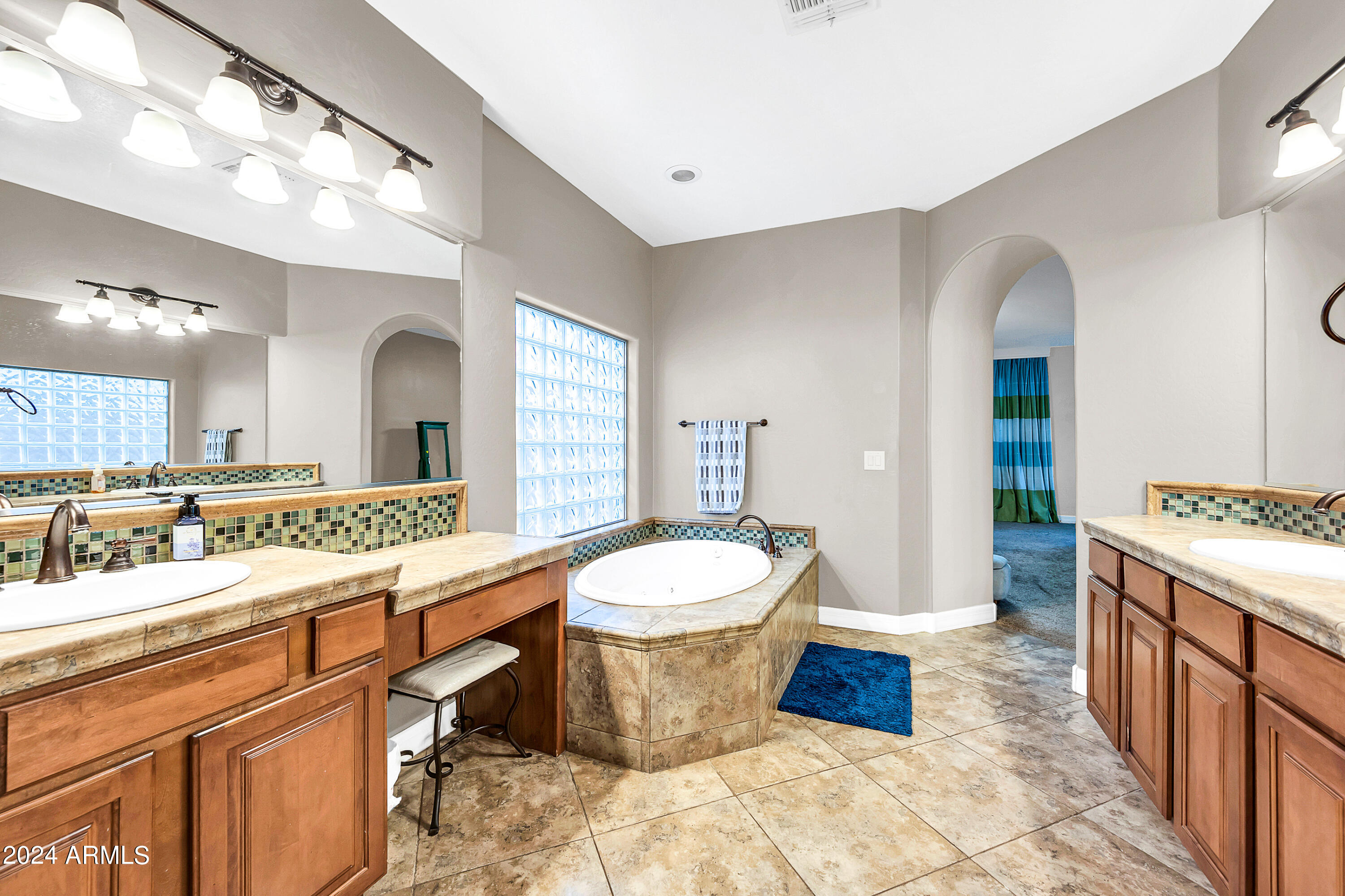 2513 W MINERAL Road