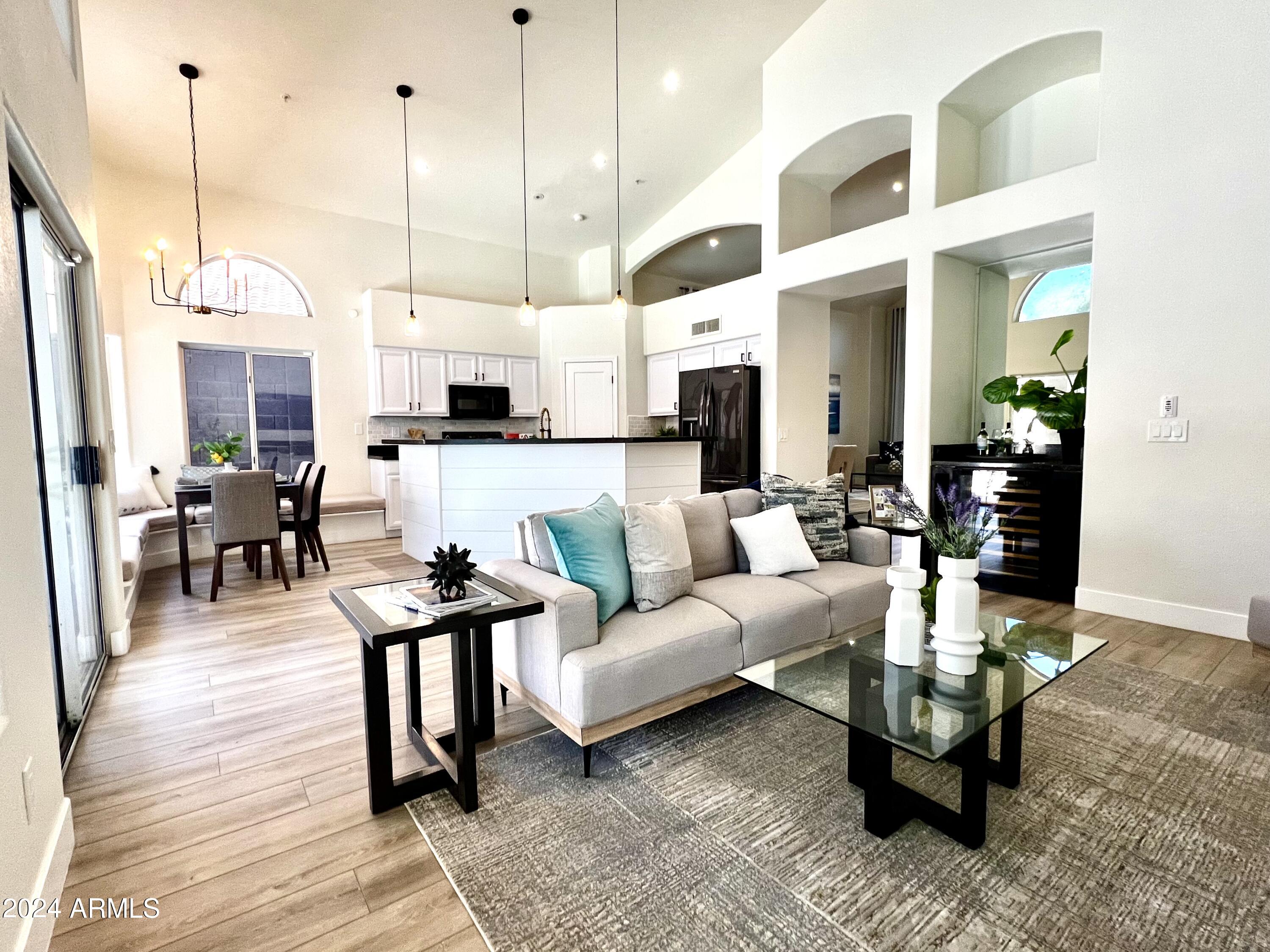 7336 E SAND HILLS Road