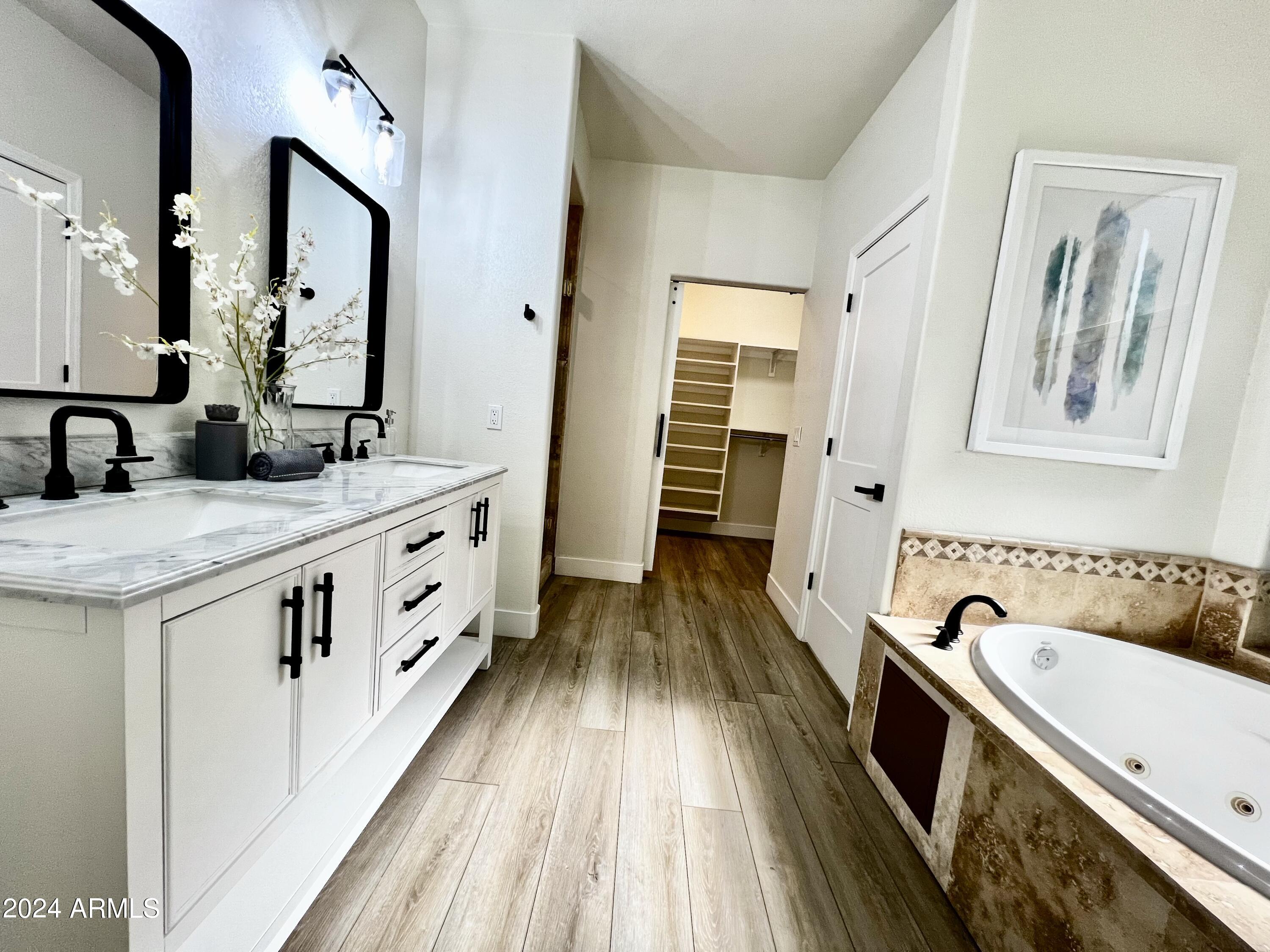 7336 E SAND HILLS Road