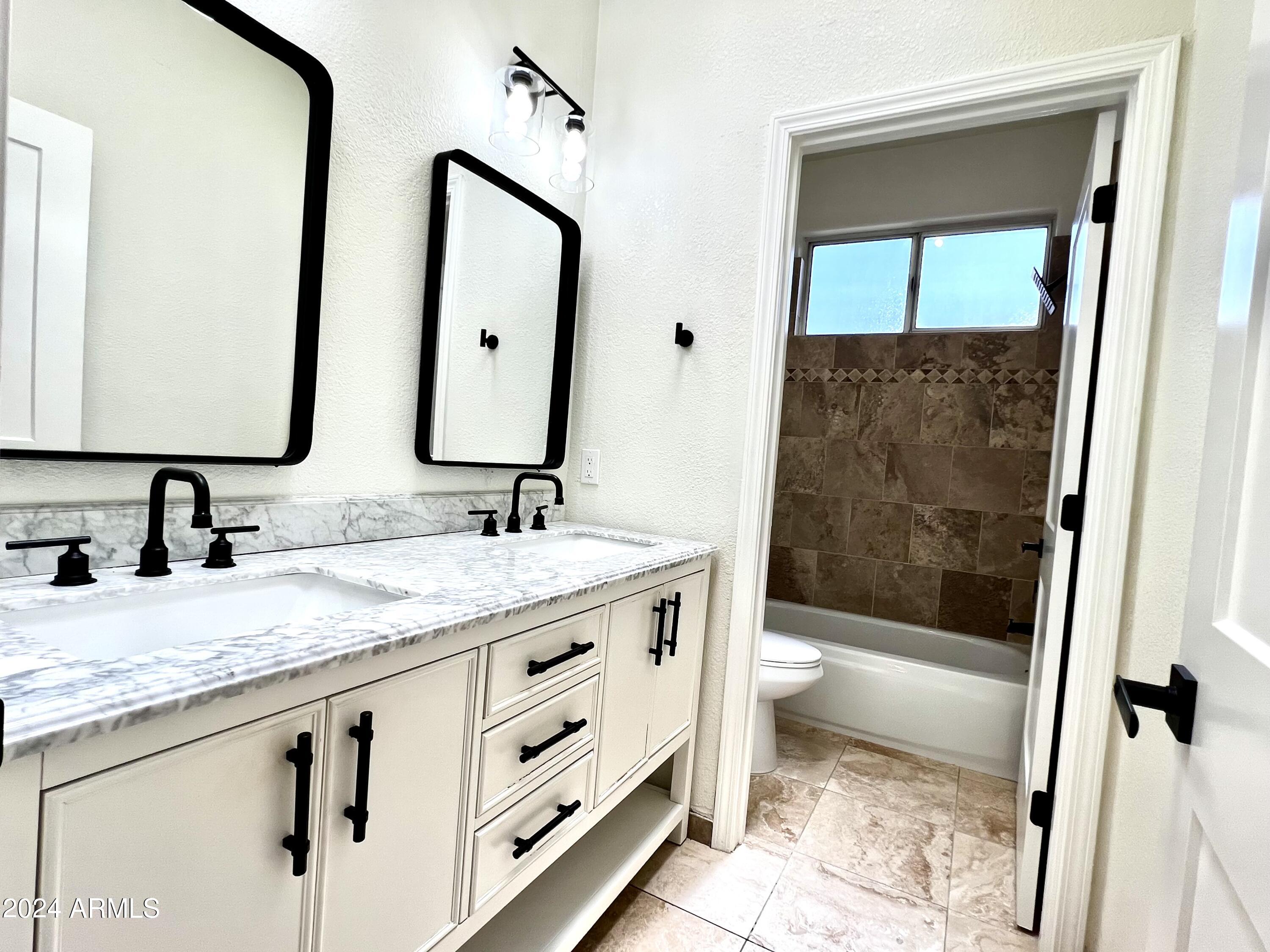 7336 E SAND HILLS Road