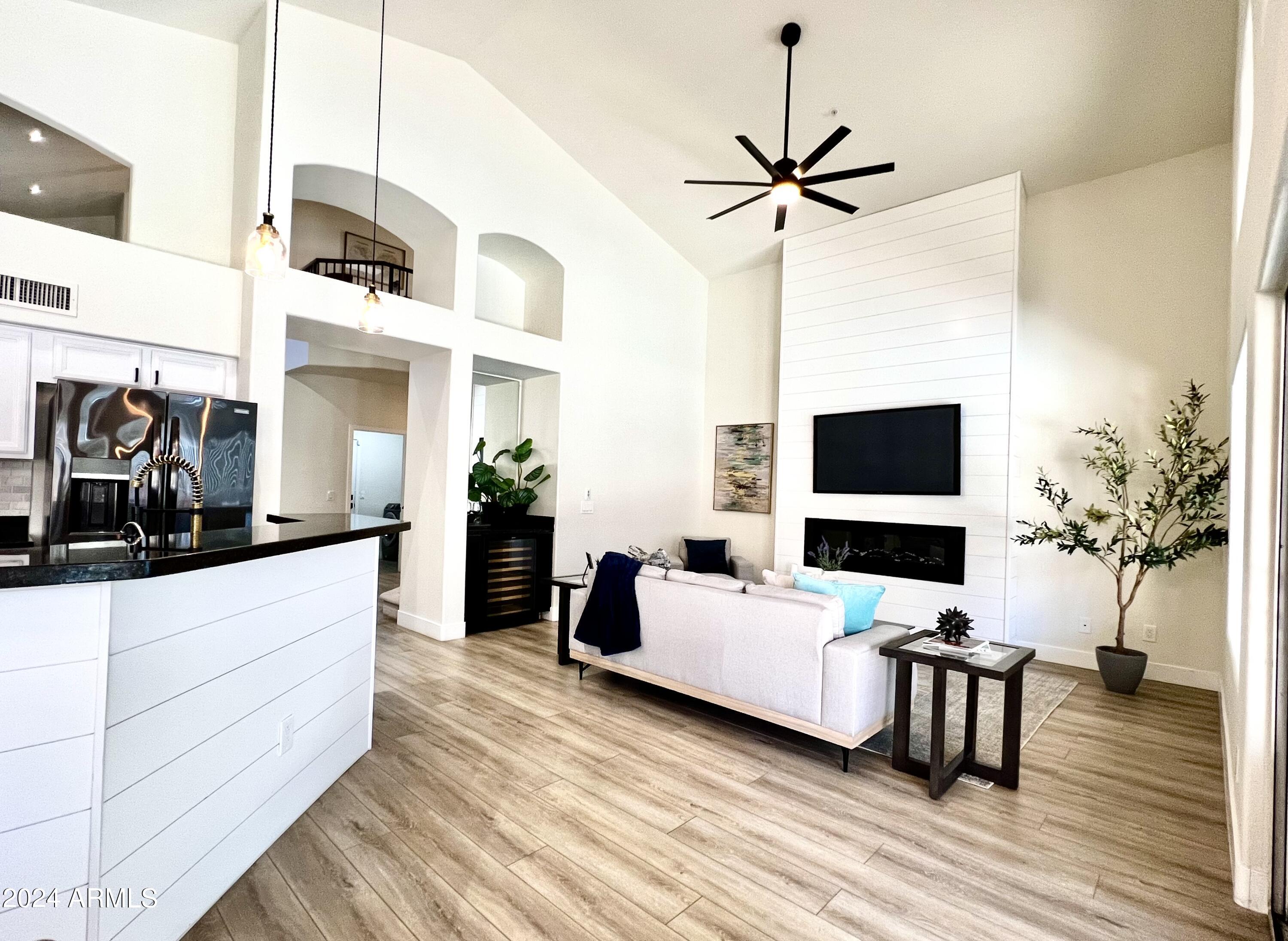 7336 E SAND HILLS Road