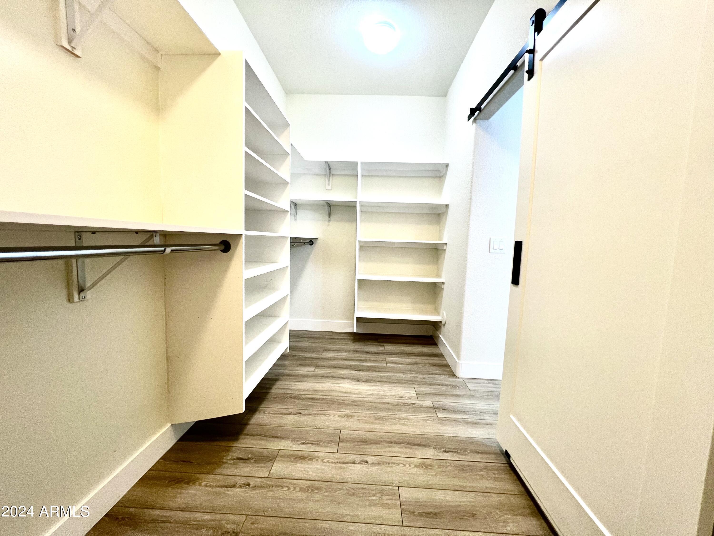 7336 E SAND HILLS Road