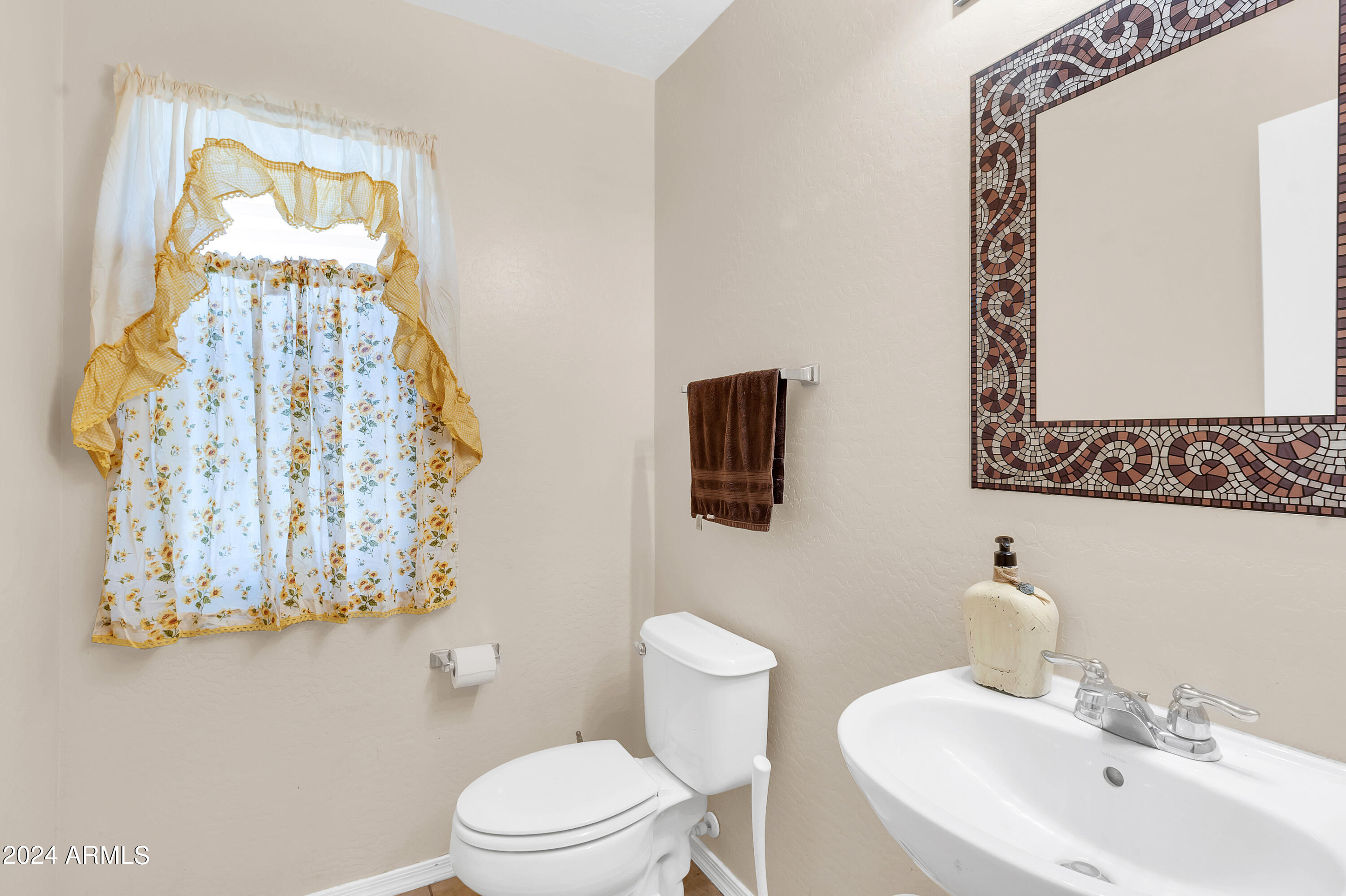 1215 W OCOTILLO Street