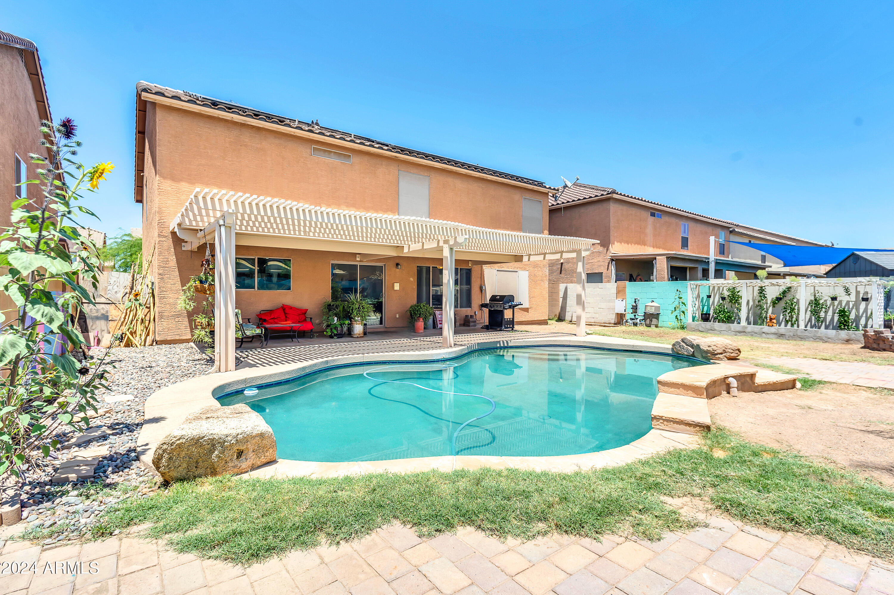 1215 W OCOTILLO Street