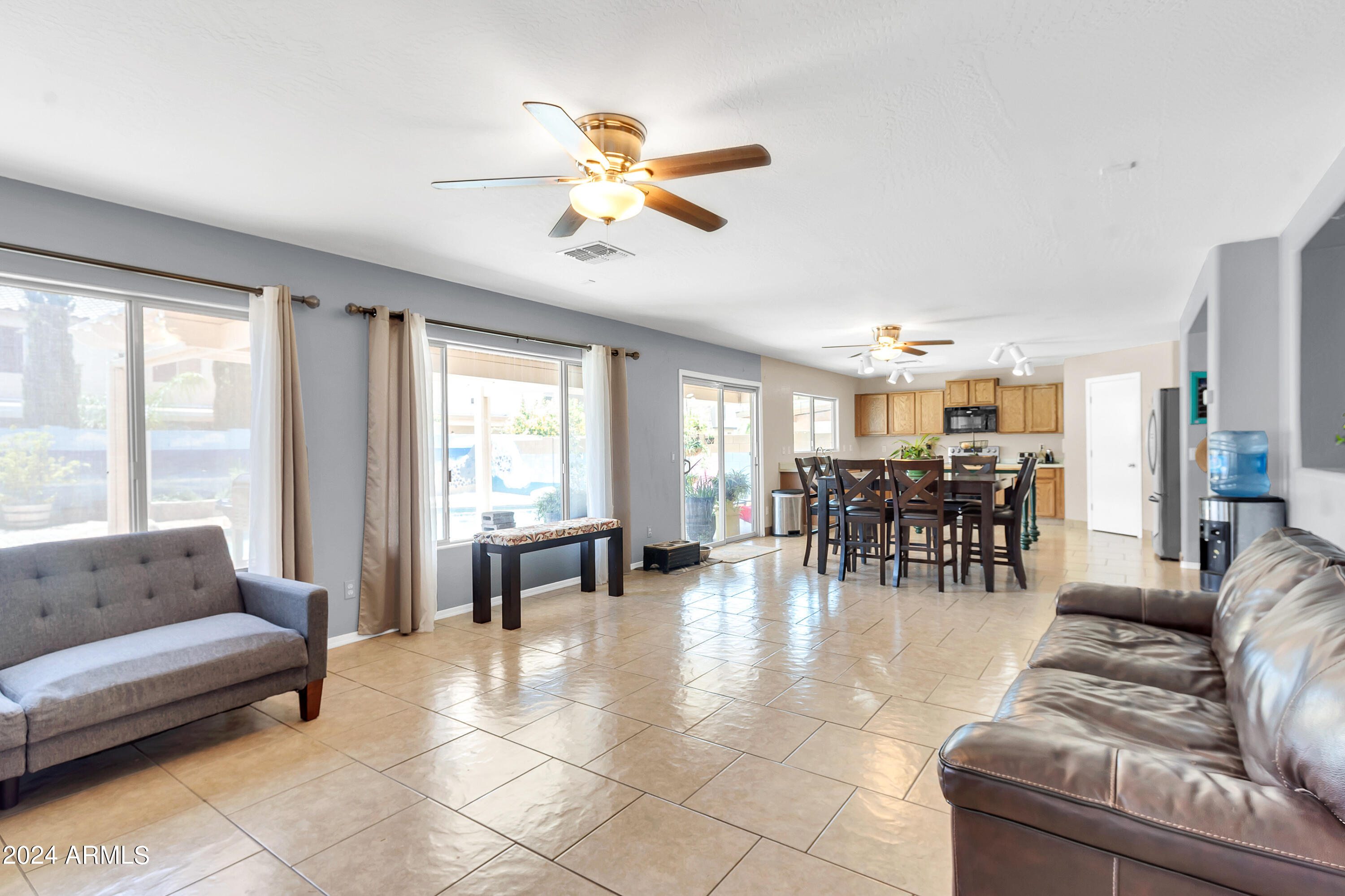 1215 W OCOTILLO Street