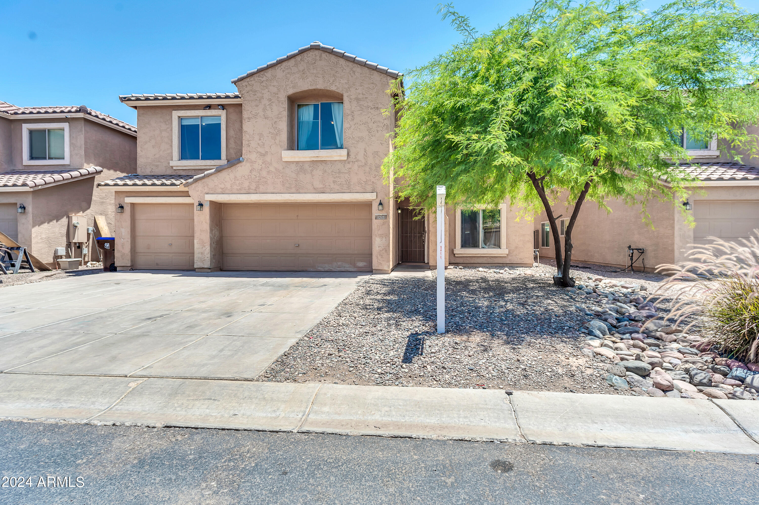 1215 W OCOTILLO Street