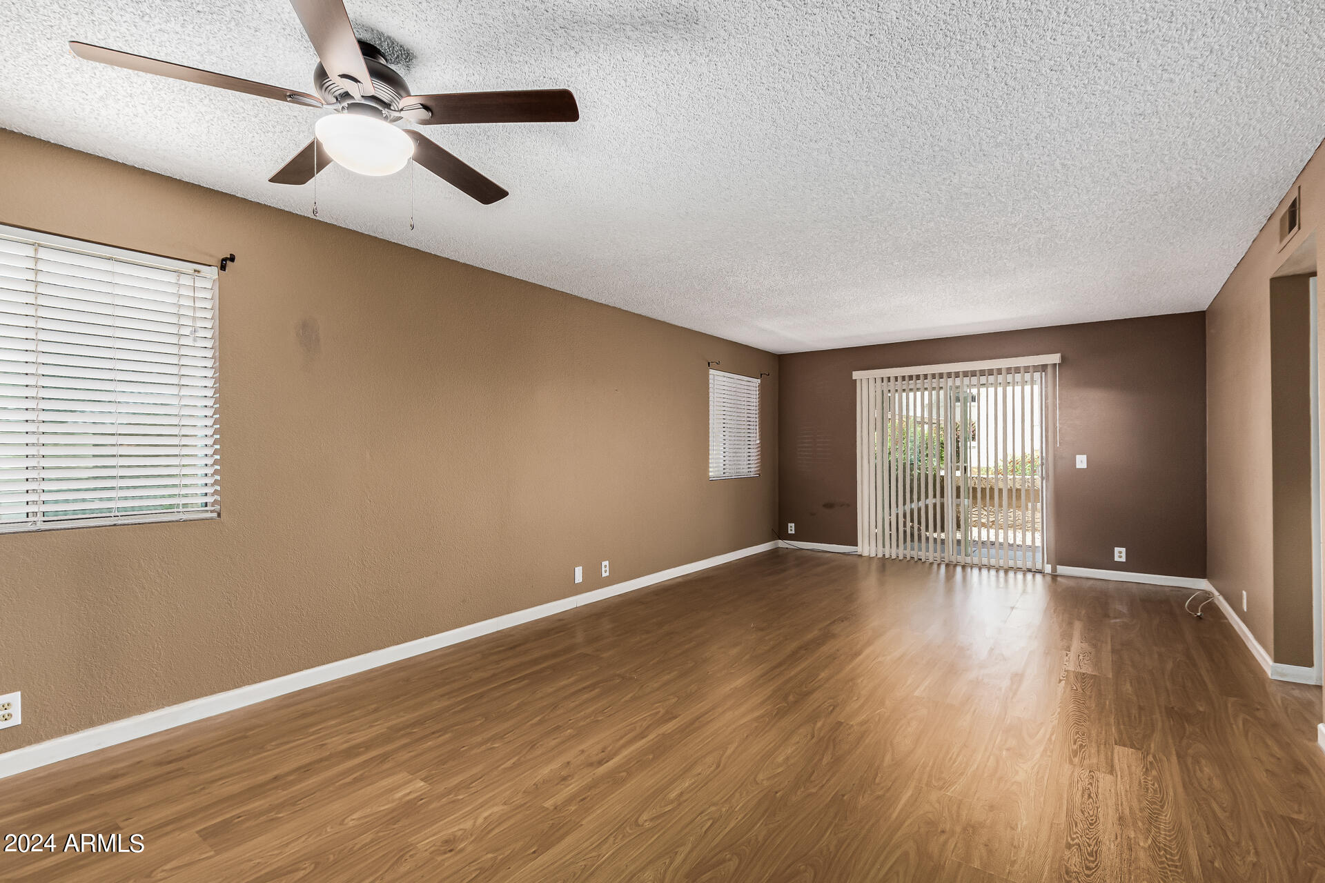 4150 E CACTUS Road # 118