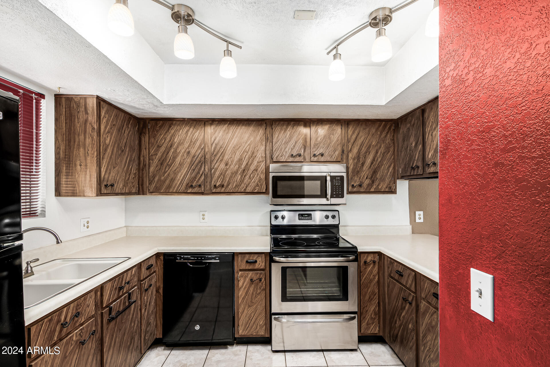 4150 E CACTUS Road # 118