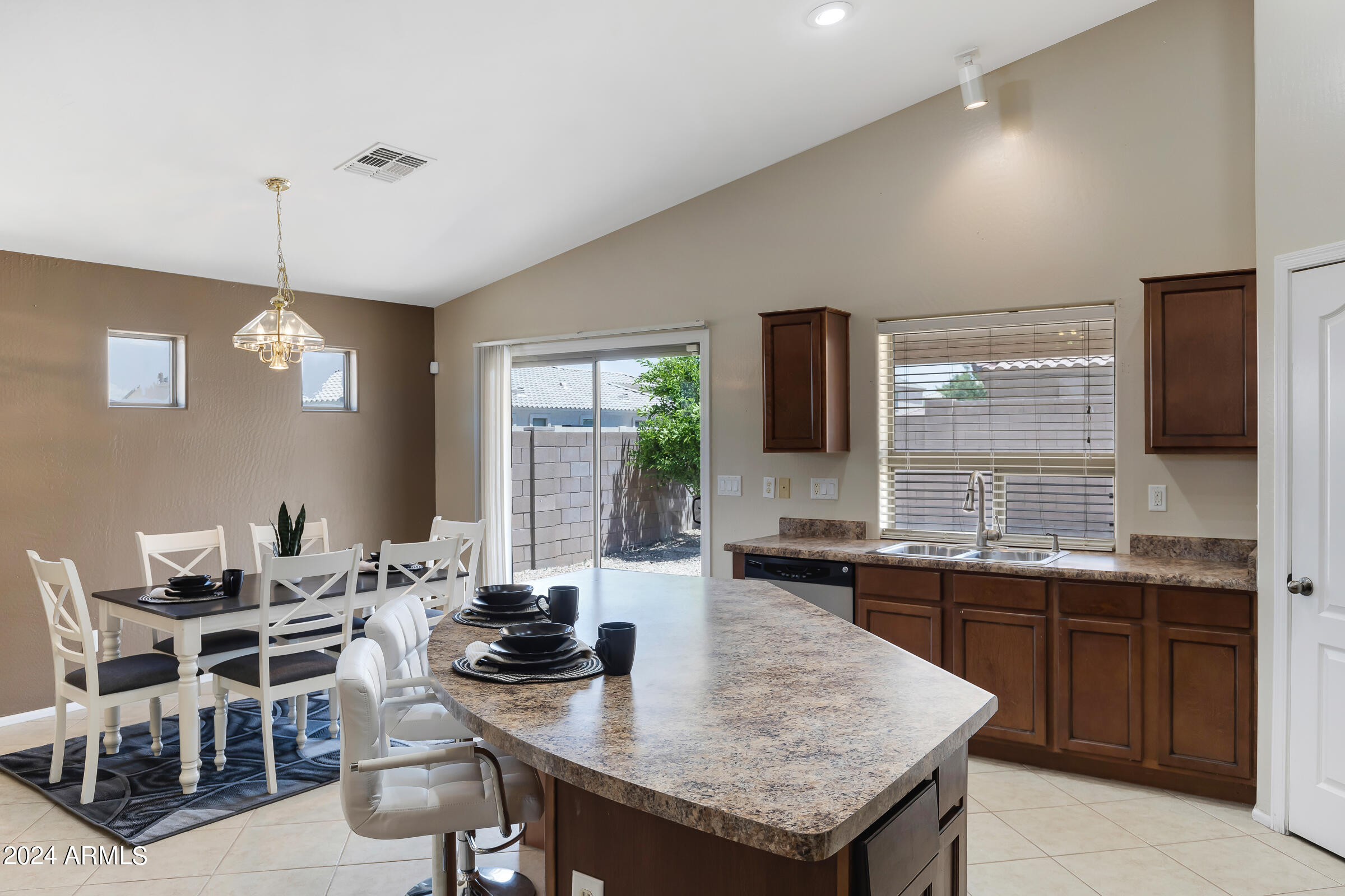 10435 W SOUTHGATE Avenue