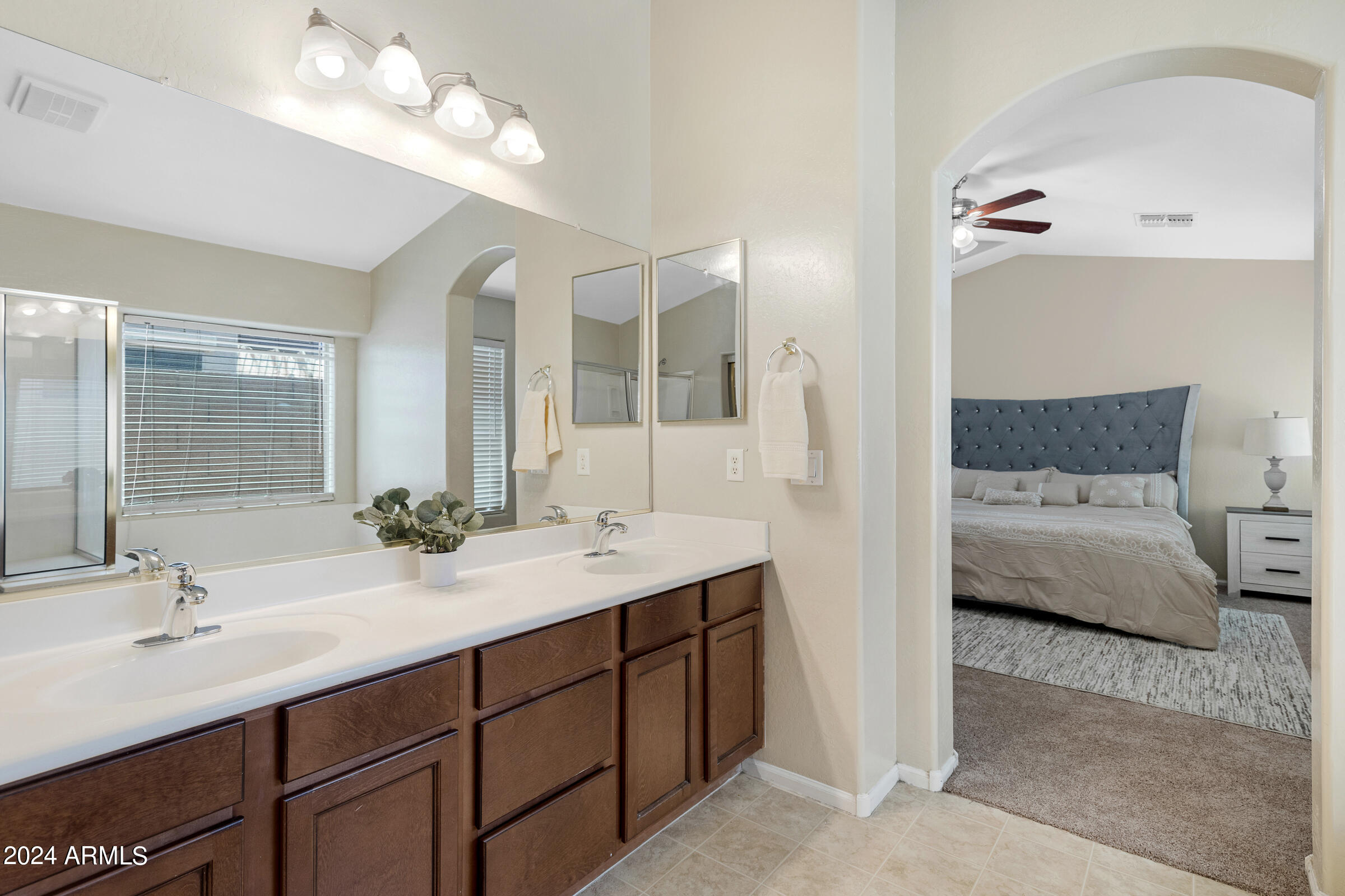 10435 W SOUTHGATE Avenue