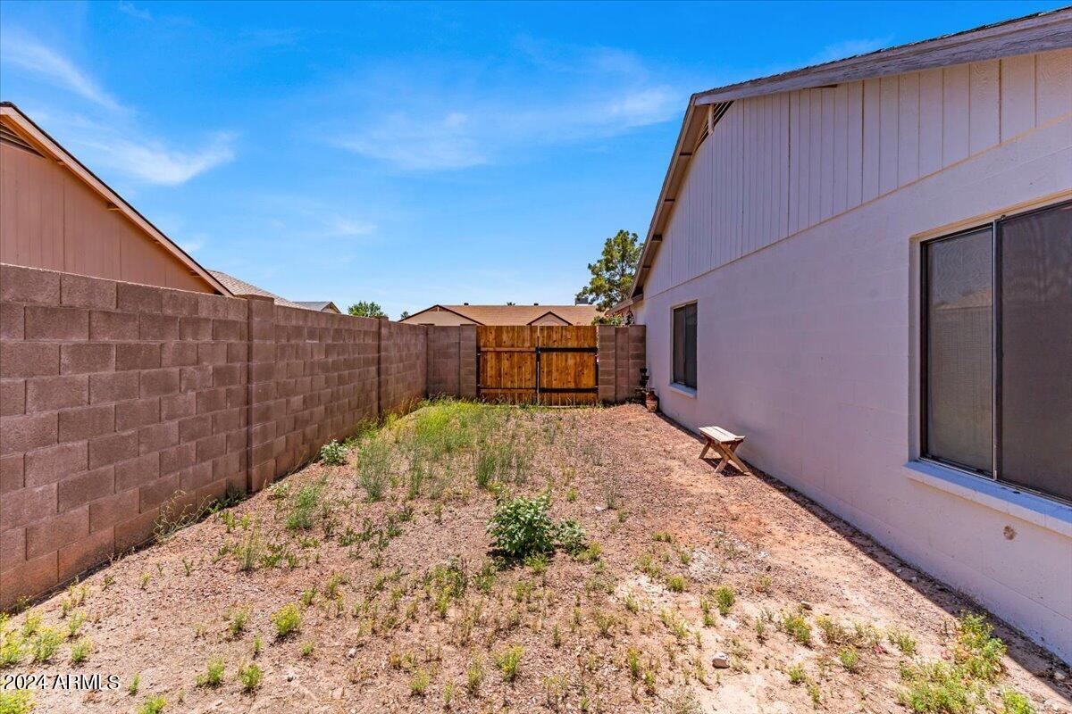 10932 W PUGET Avenue