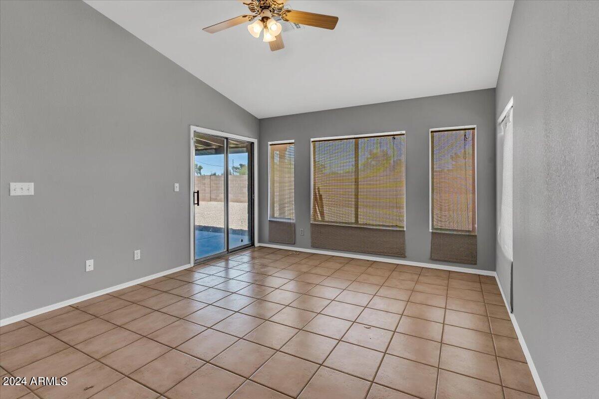 10932 W PUGET Avenue