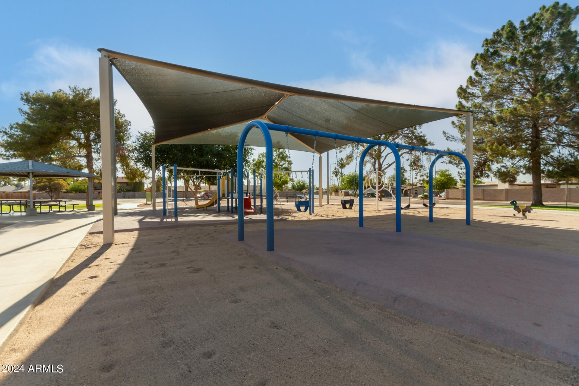 2365 W PORTOBELLO Avenue