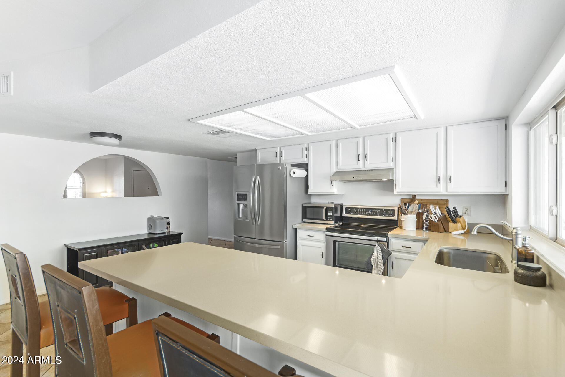 2365 W PORTOBELLO Avenue