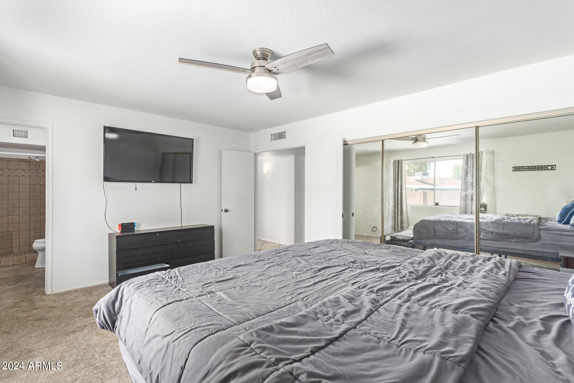 2365 W PORTOBELLO Avenue