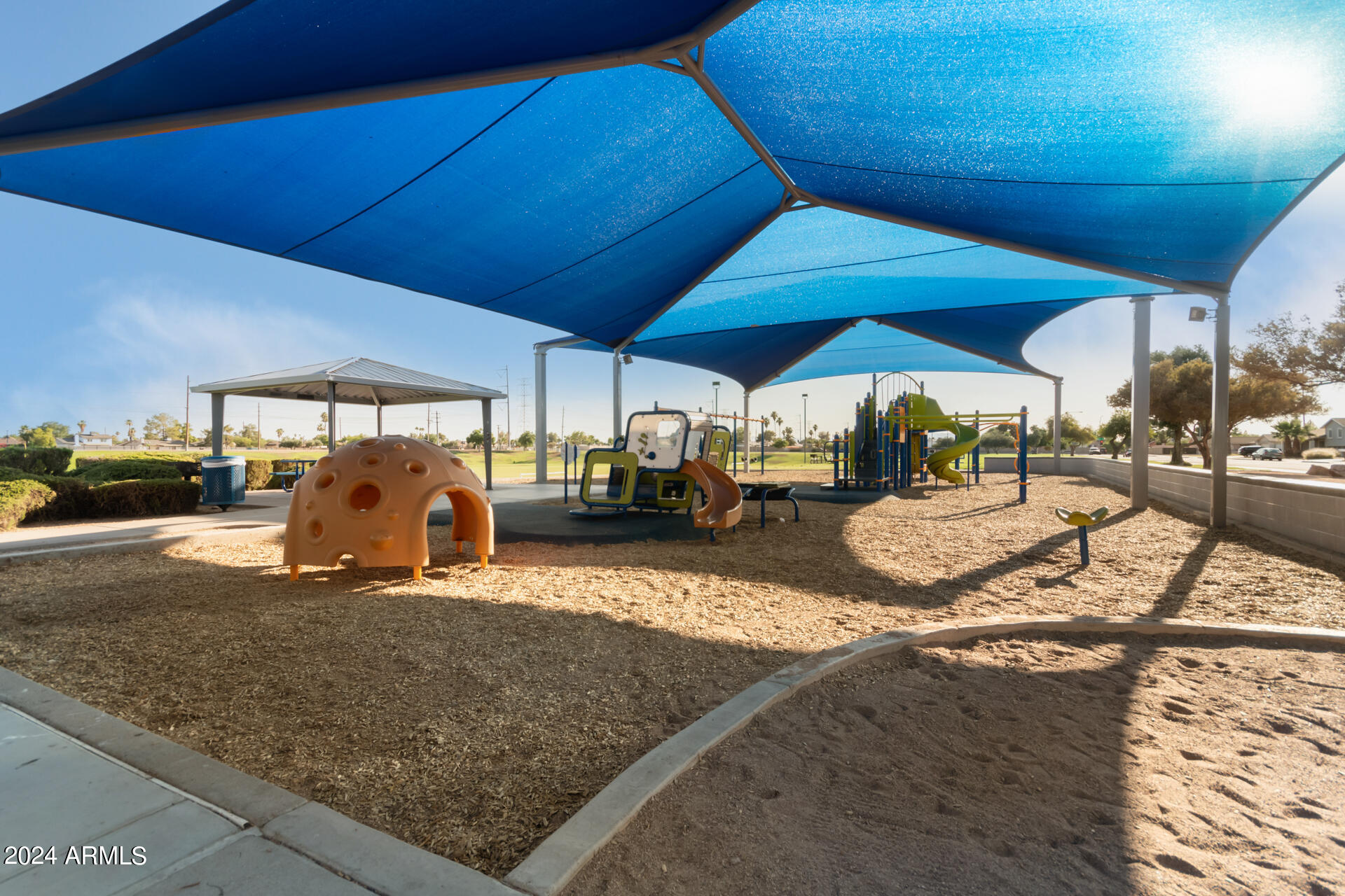 2365 W PORTOBELLO Avenue