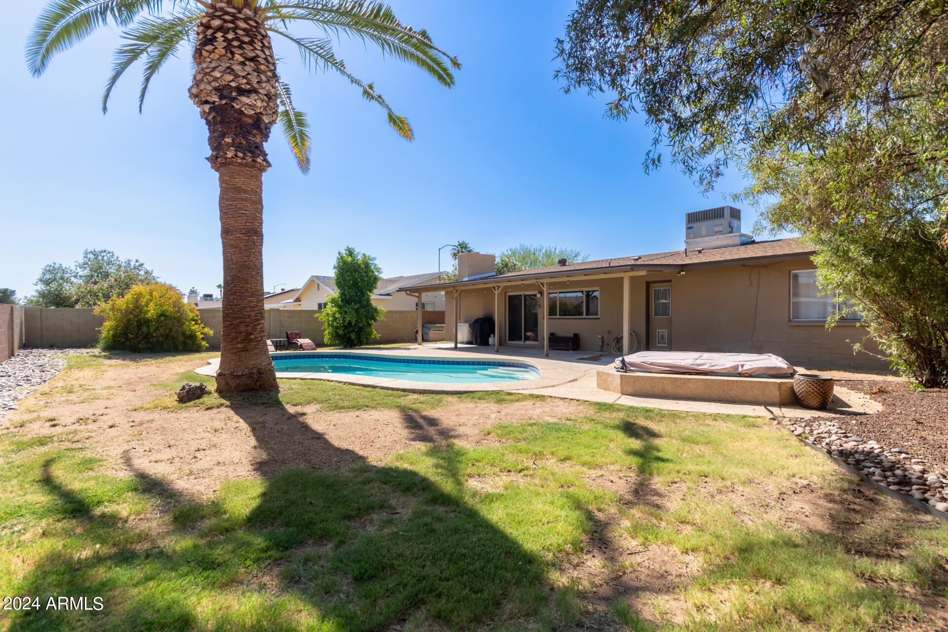 2365 W PORTOBELLO Avenue