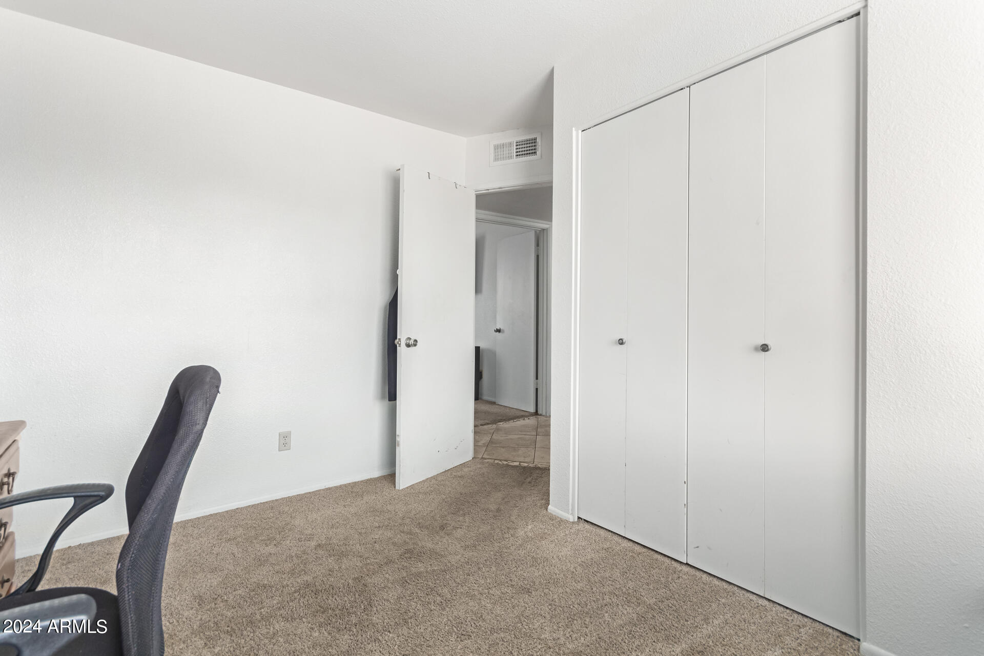 2365 W PORTOBELLO Avenue