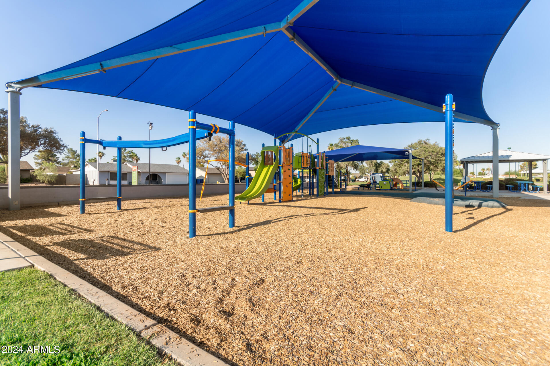 2365 W PORTOBELLO Avenue