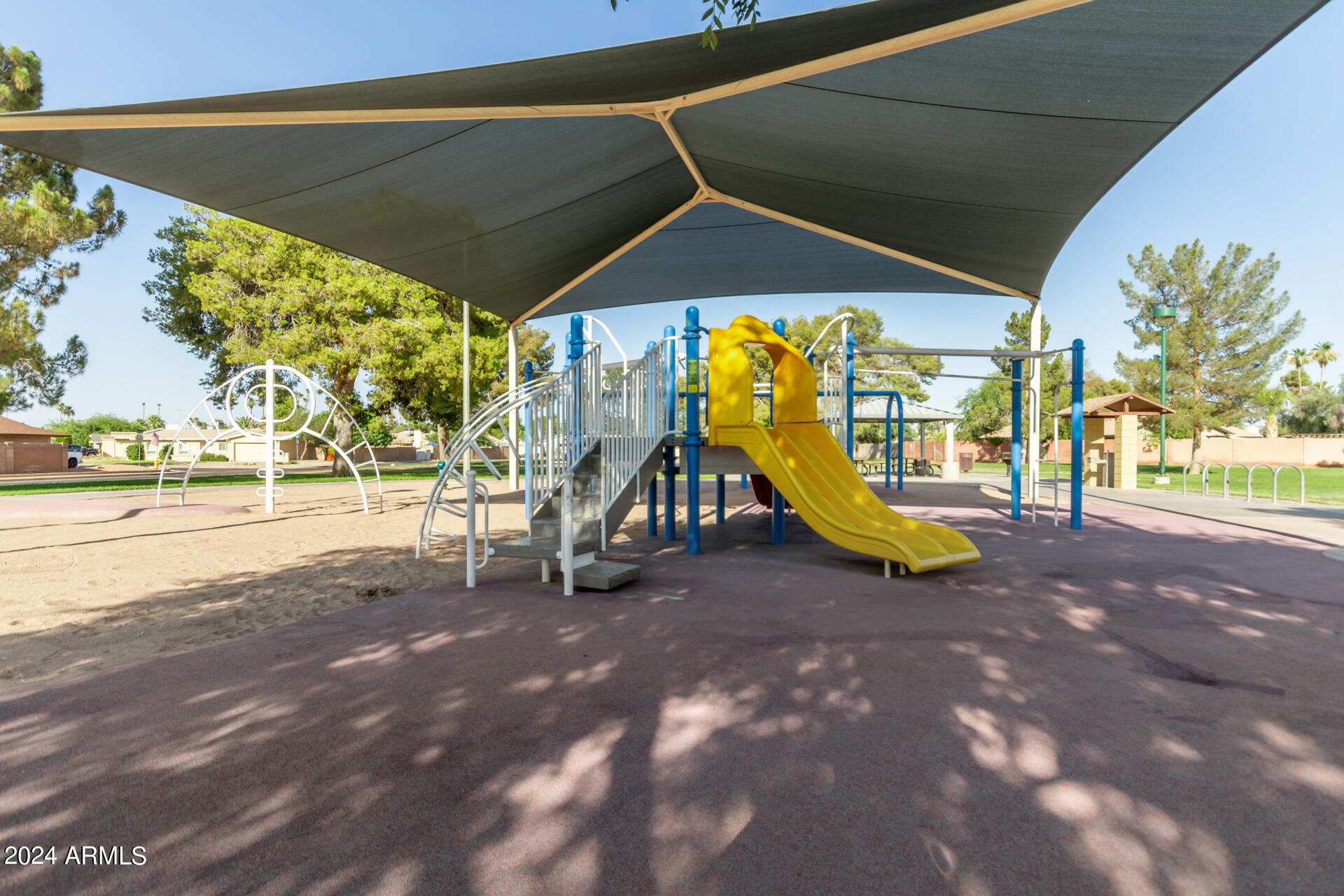 2365 W PORTOBELLO Avenue