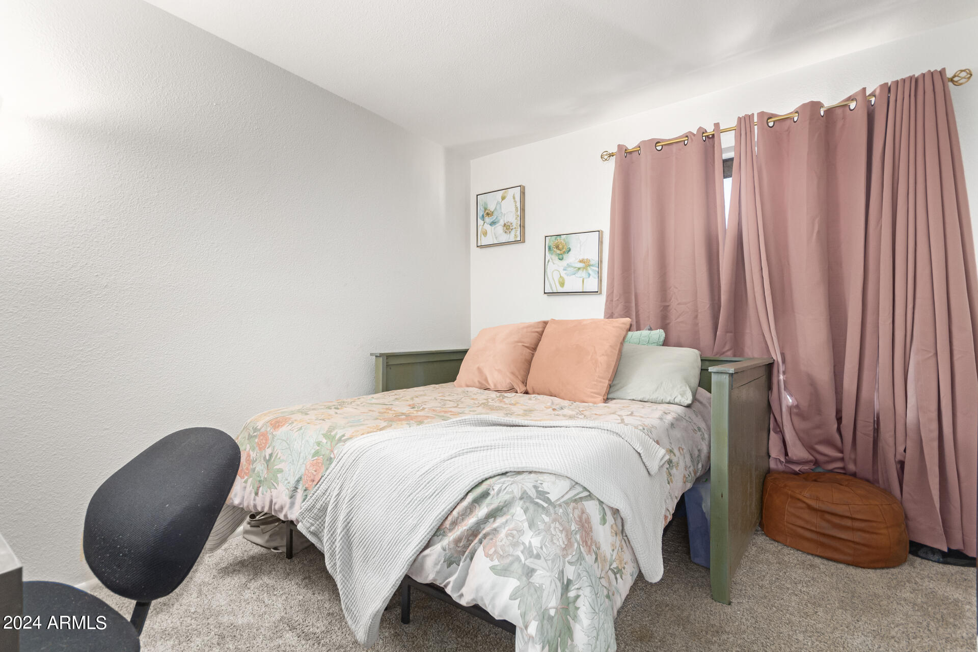 2365 W PORTOBELLO Avenue