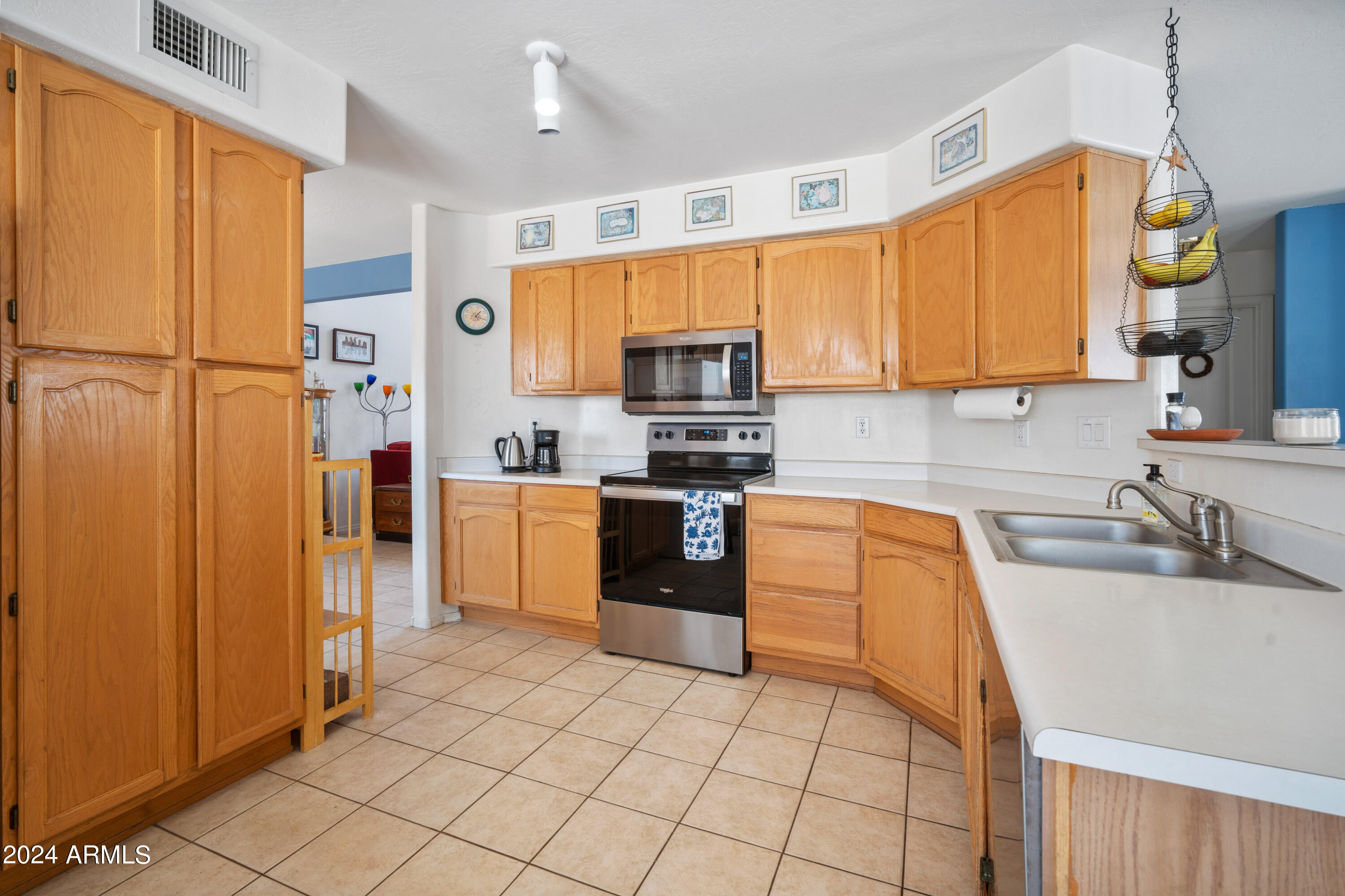 4016 E WILDCAT Drive