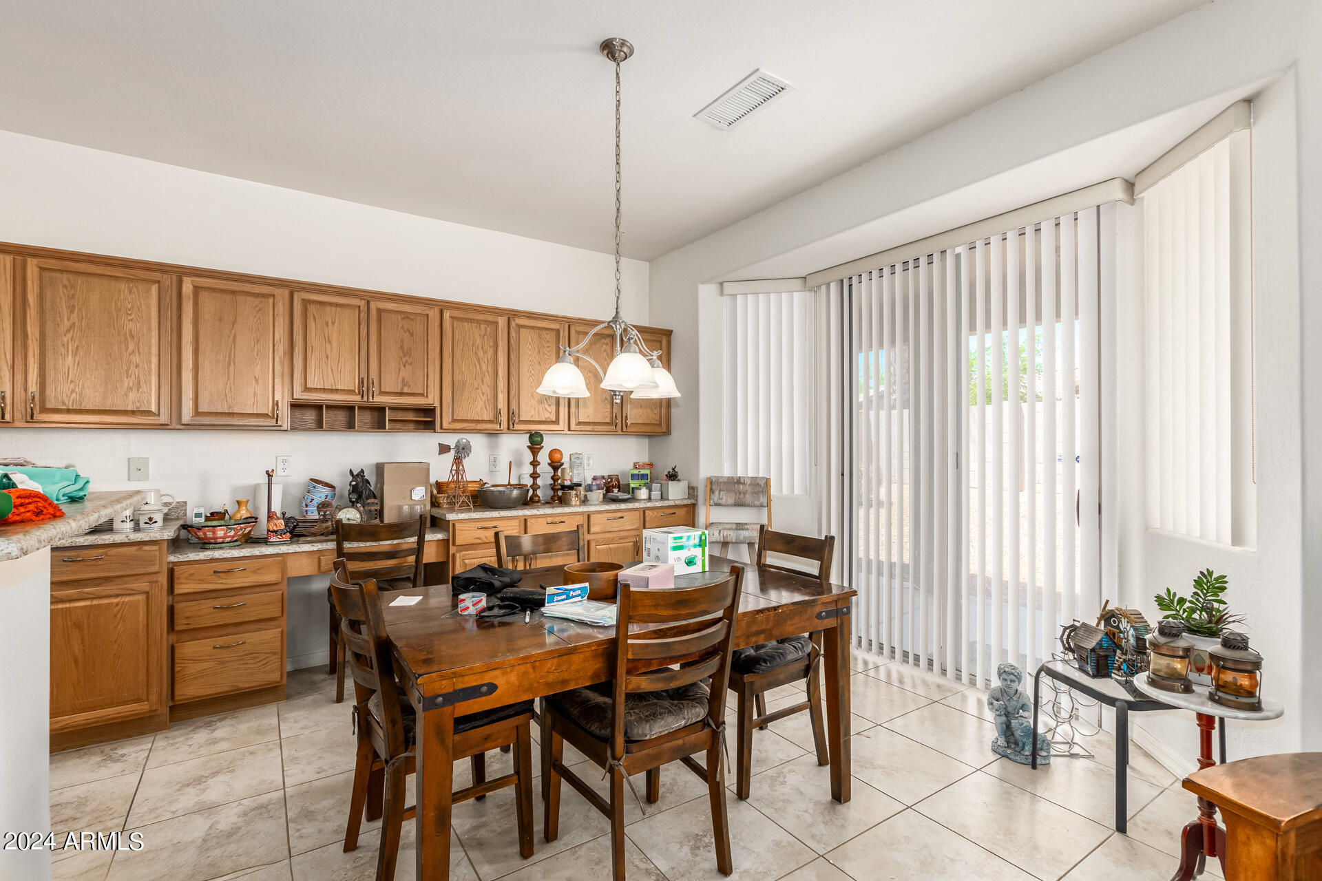 25546 W ST JAMES Avenue